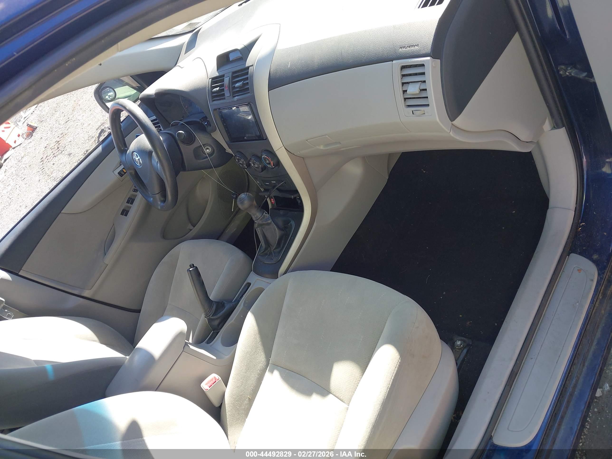 TOYOTA COROLLA image 5