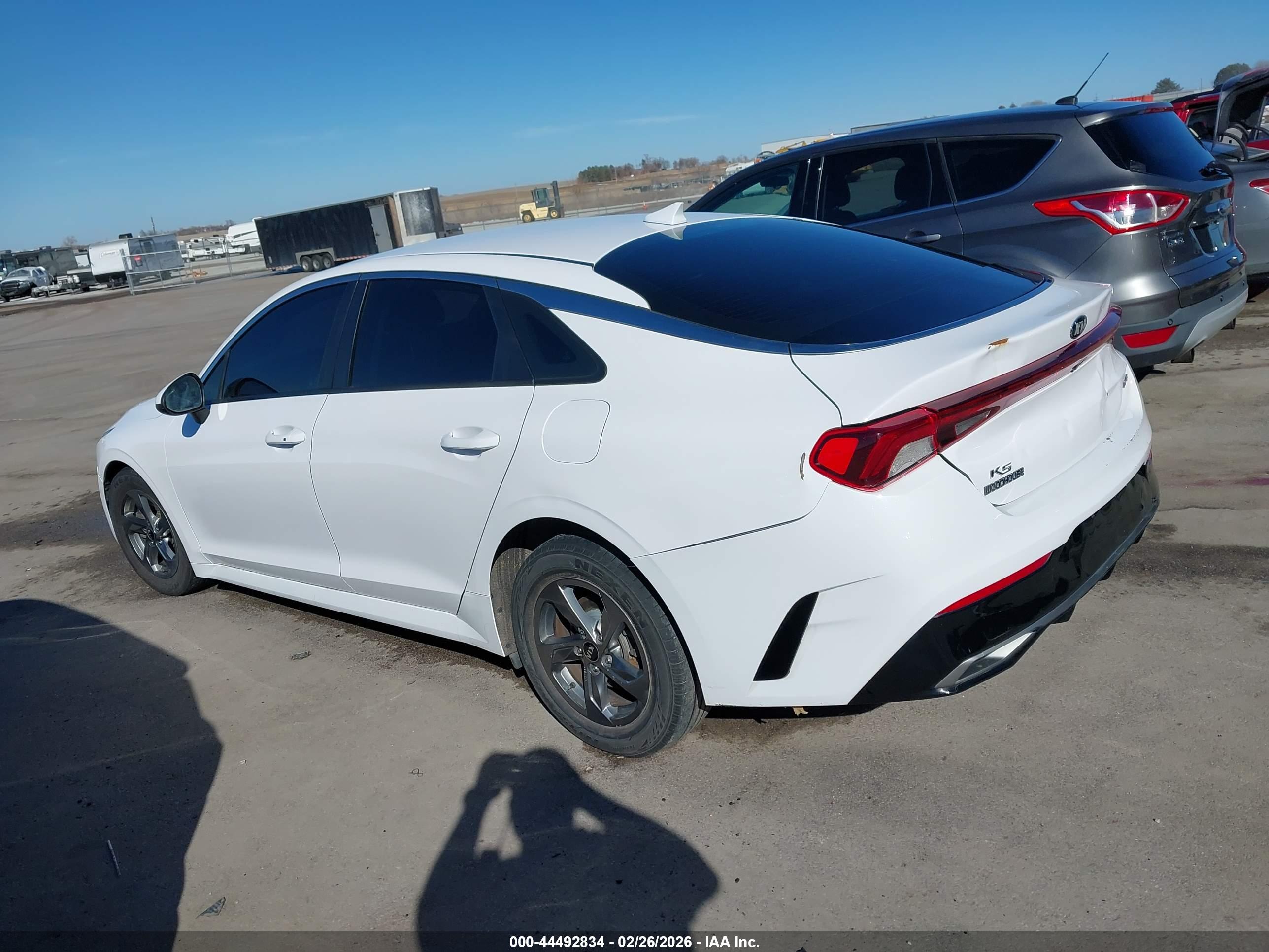 KIA K5 image 3