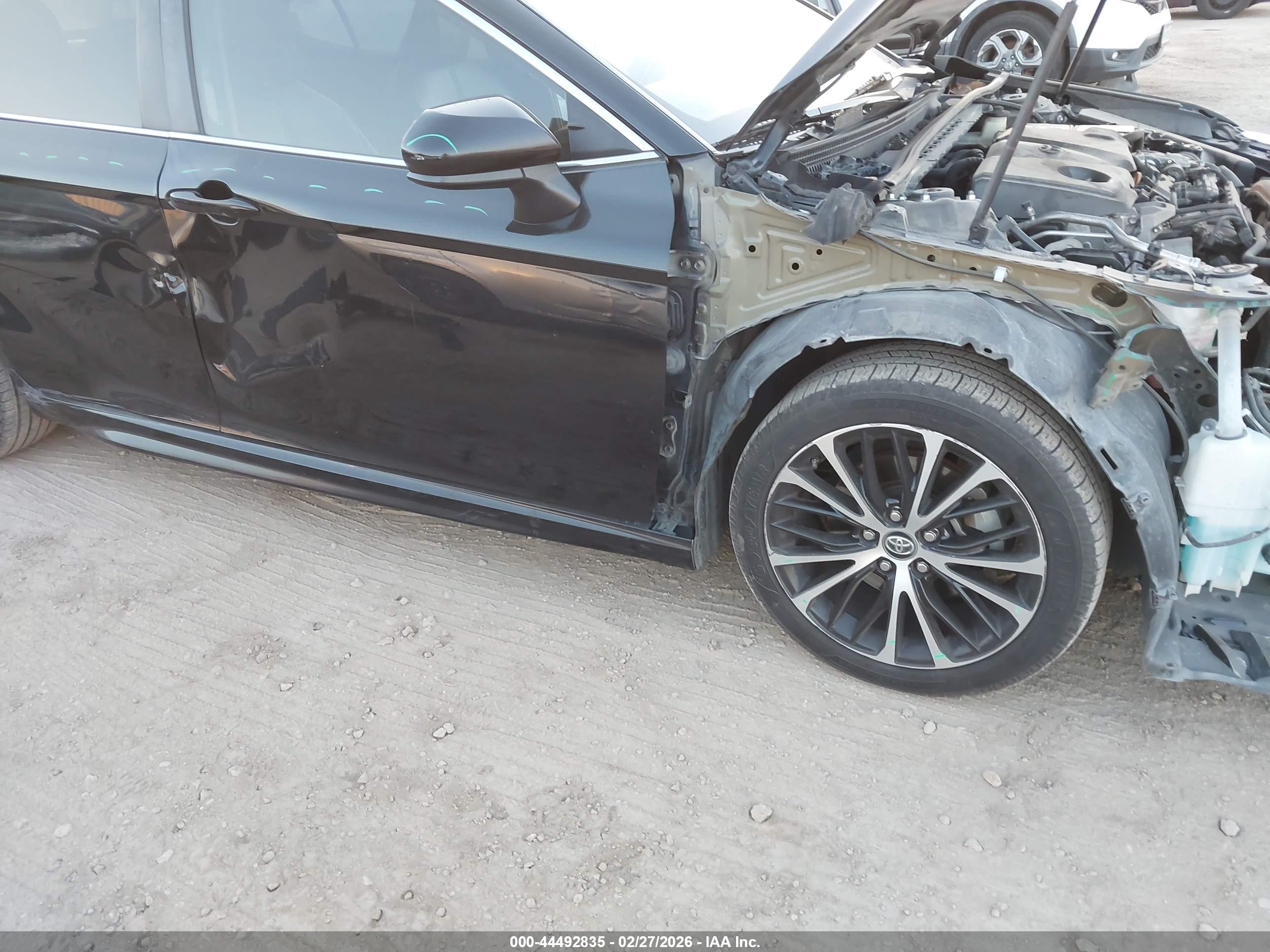 TOYOTA CAMRY image 6