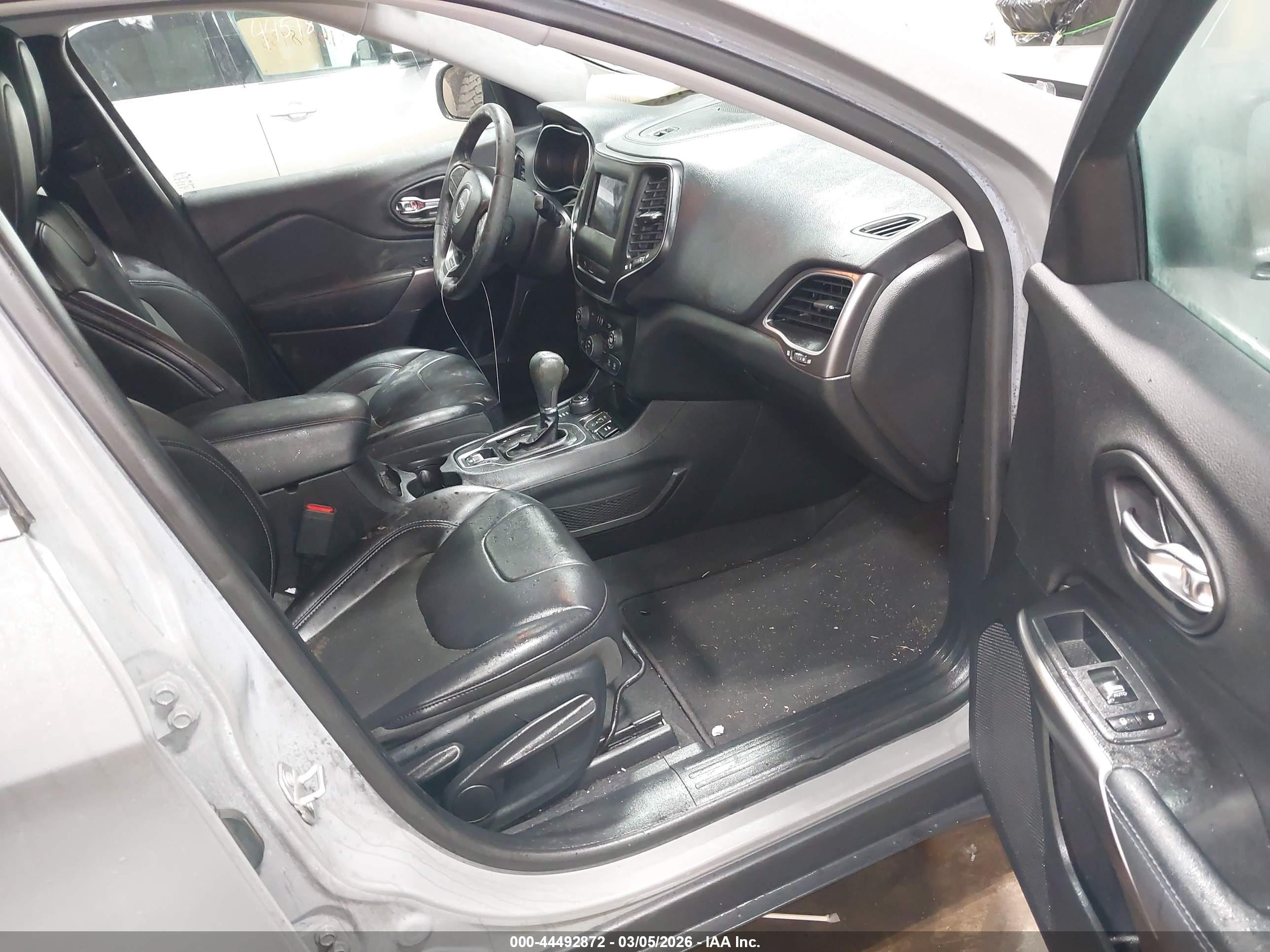 JEEP CHEROKEE image 5