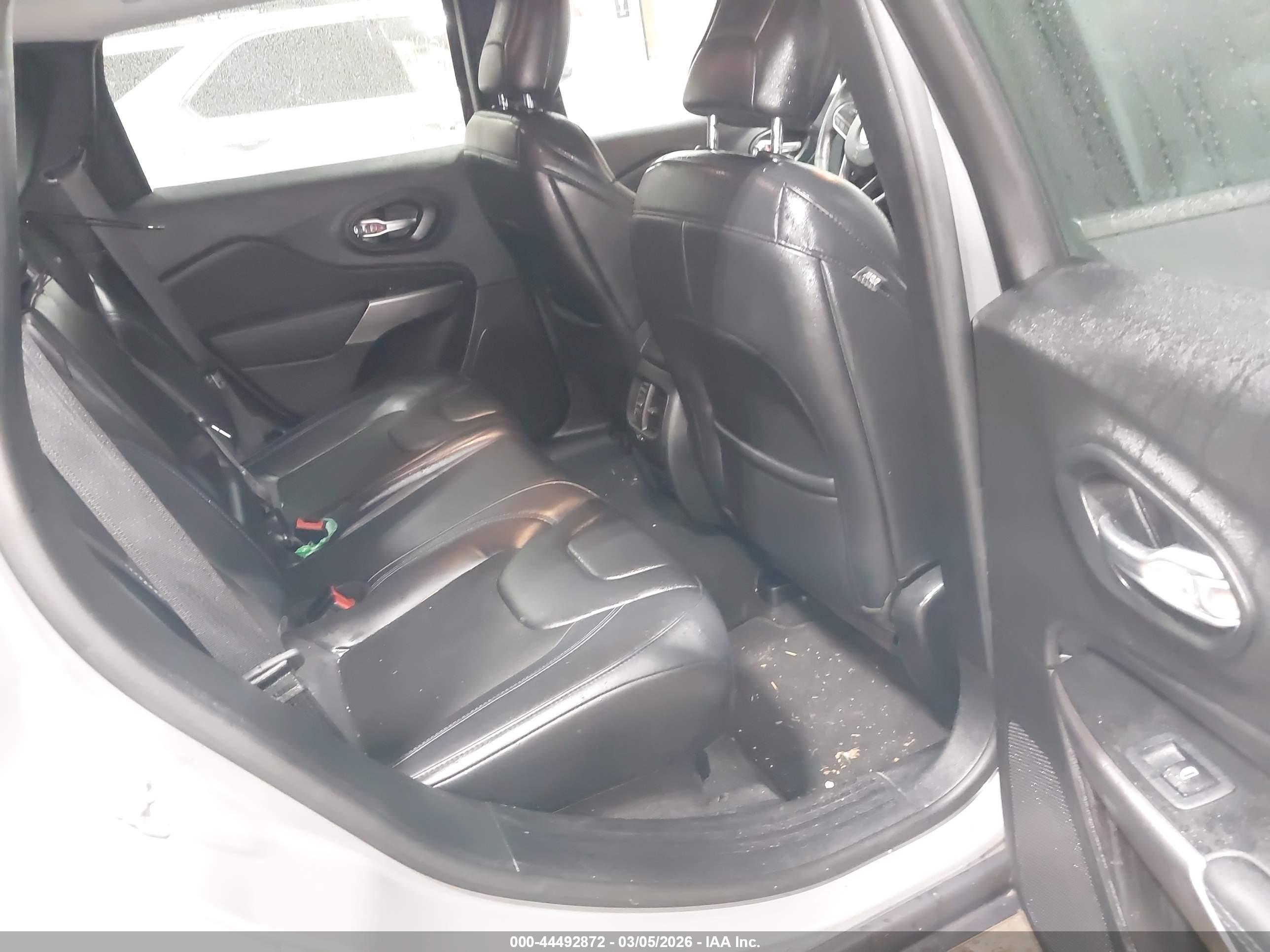 JEEP CHEROKEE image 8