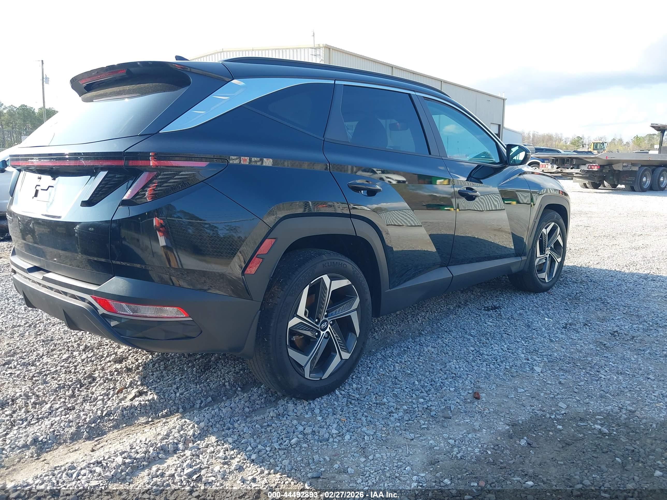 HYUNDAI TUCSON image 4
