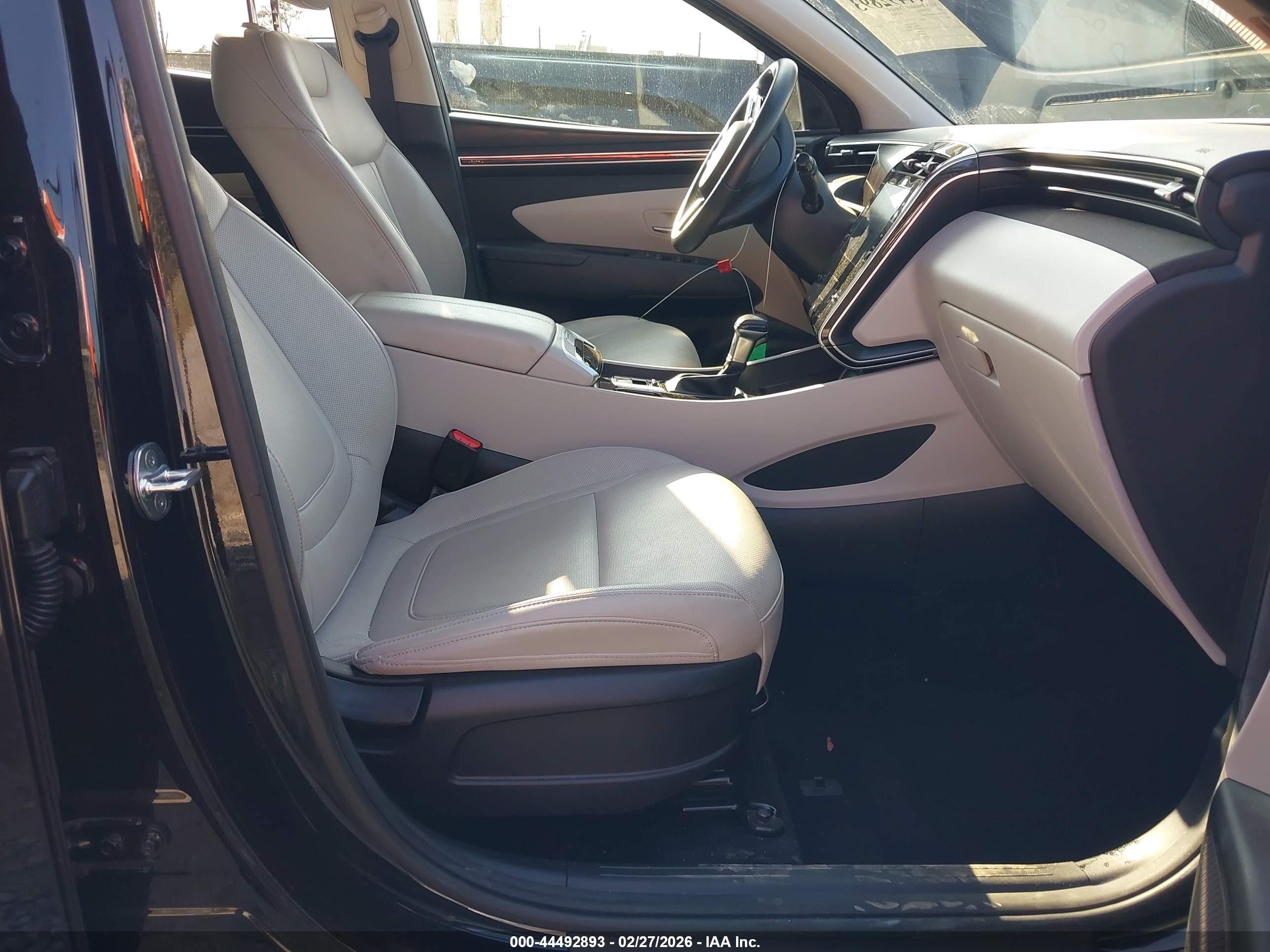 HYUNDAI TUCSON image 5