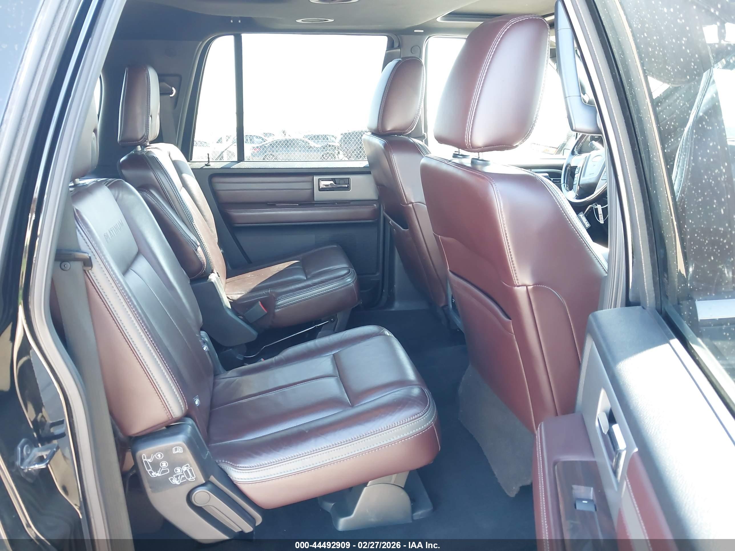 FORD EXPEDITION image 8