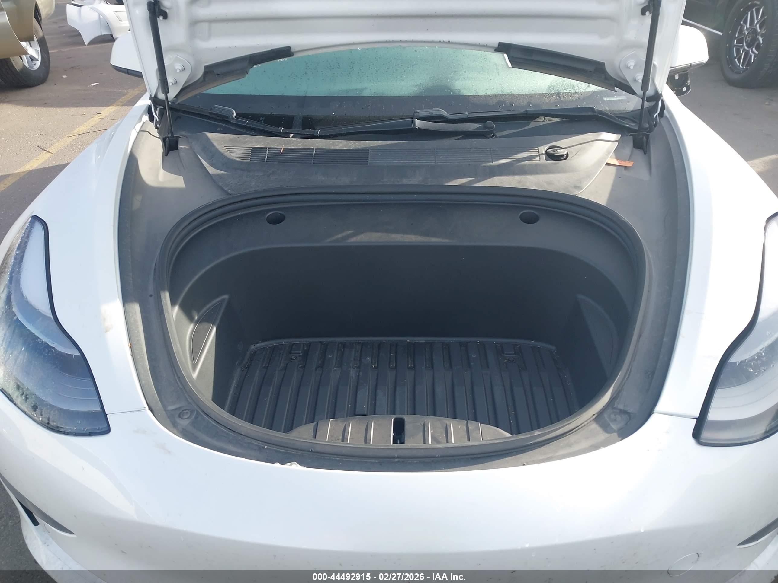 TESLA MODEL image 10