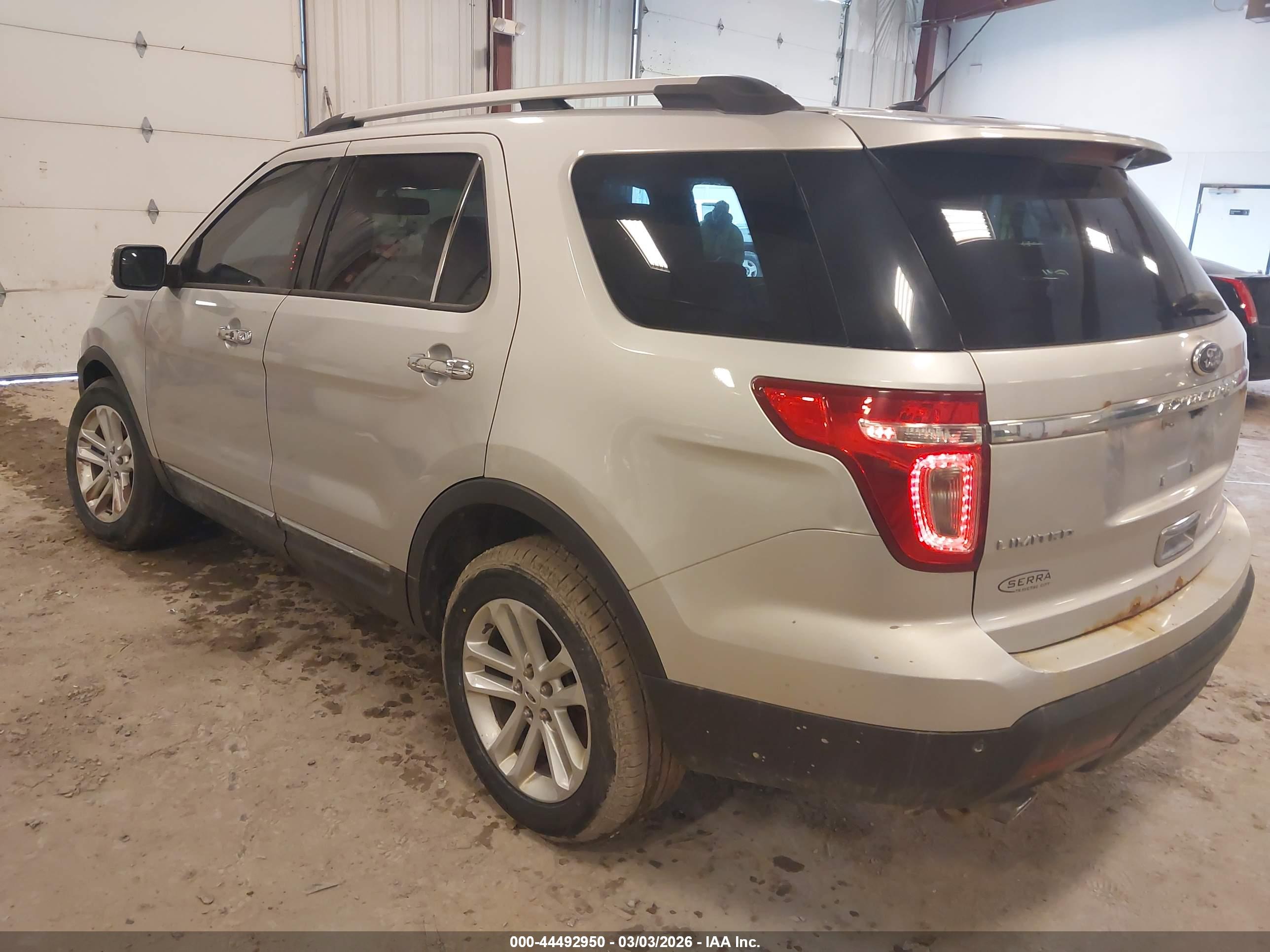 FORD EXPLORER image 3