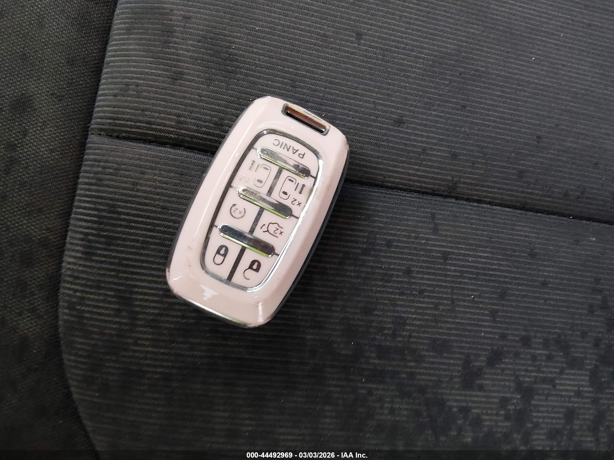 CHRYSLER PACIFICA image 11