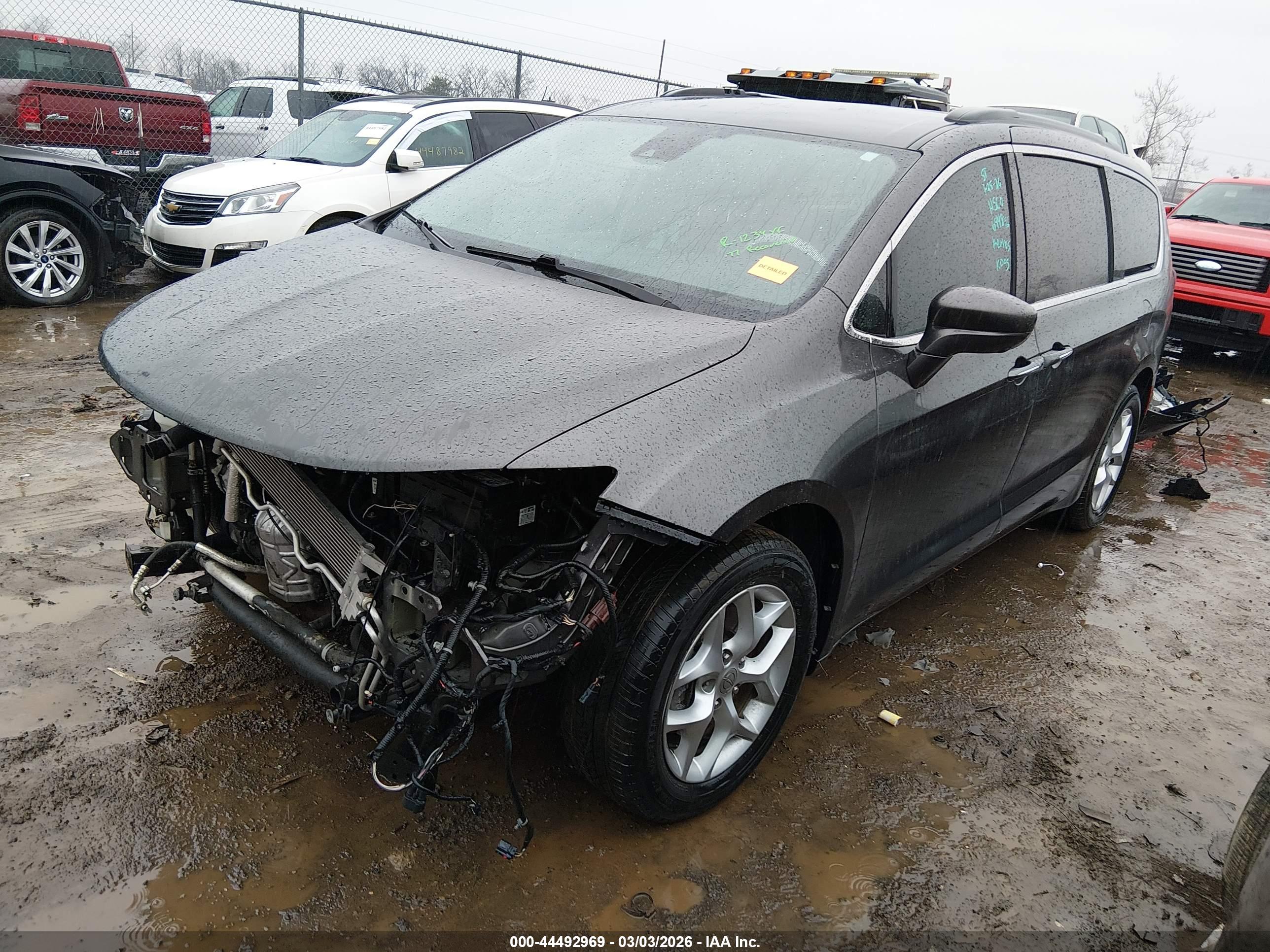 CHRYSLER PACIFICA image 2