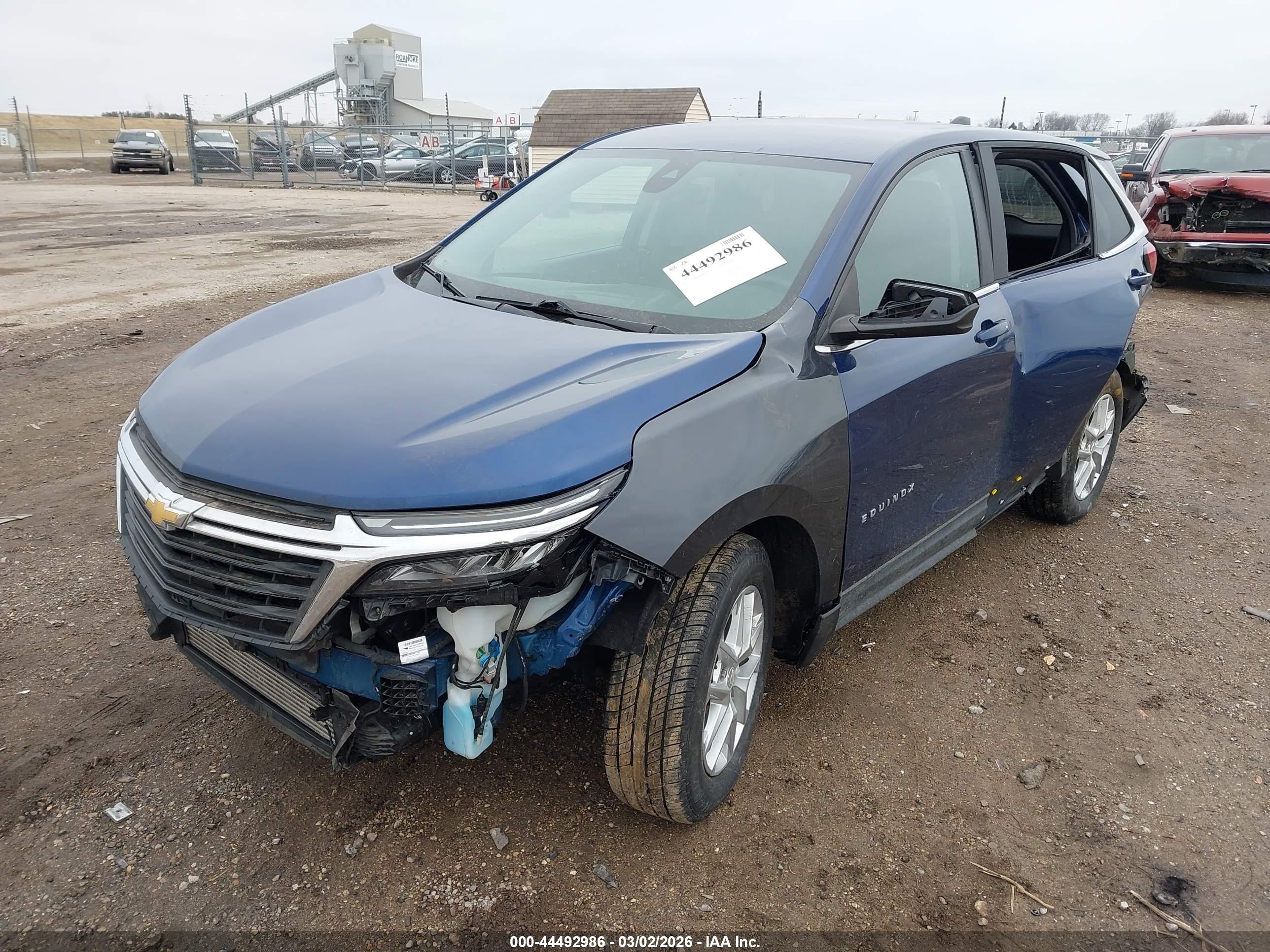 CHEVROLET EQUINOX image 2