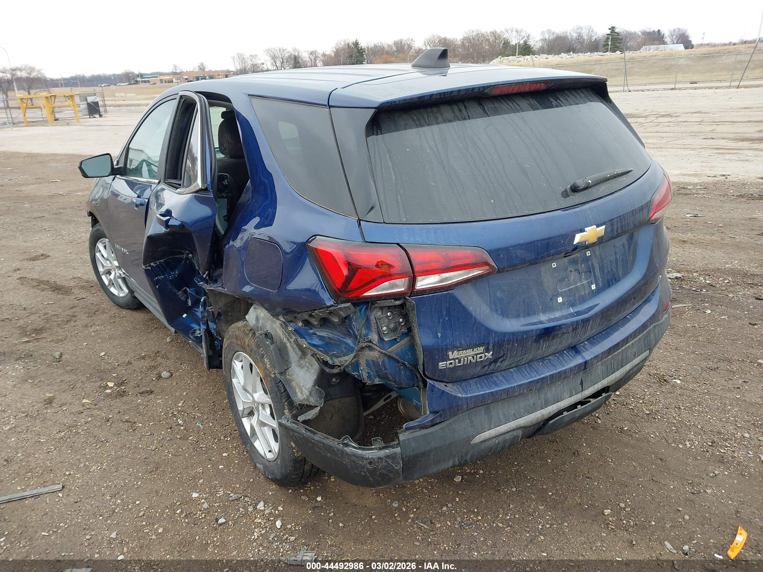 CHEVROLET EQUINOX image 3