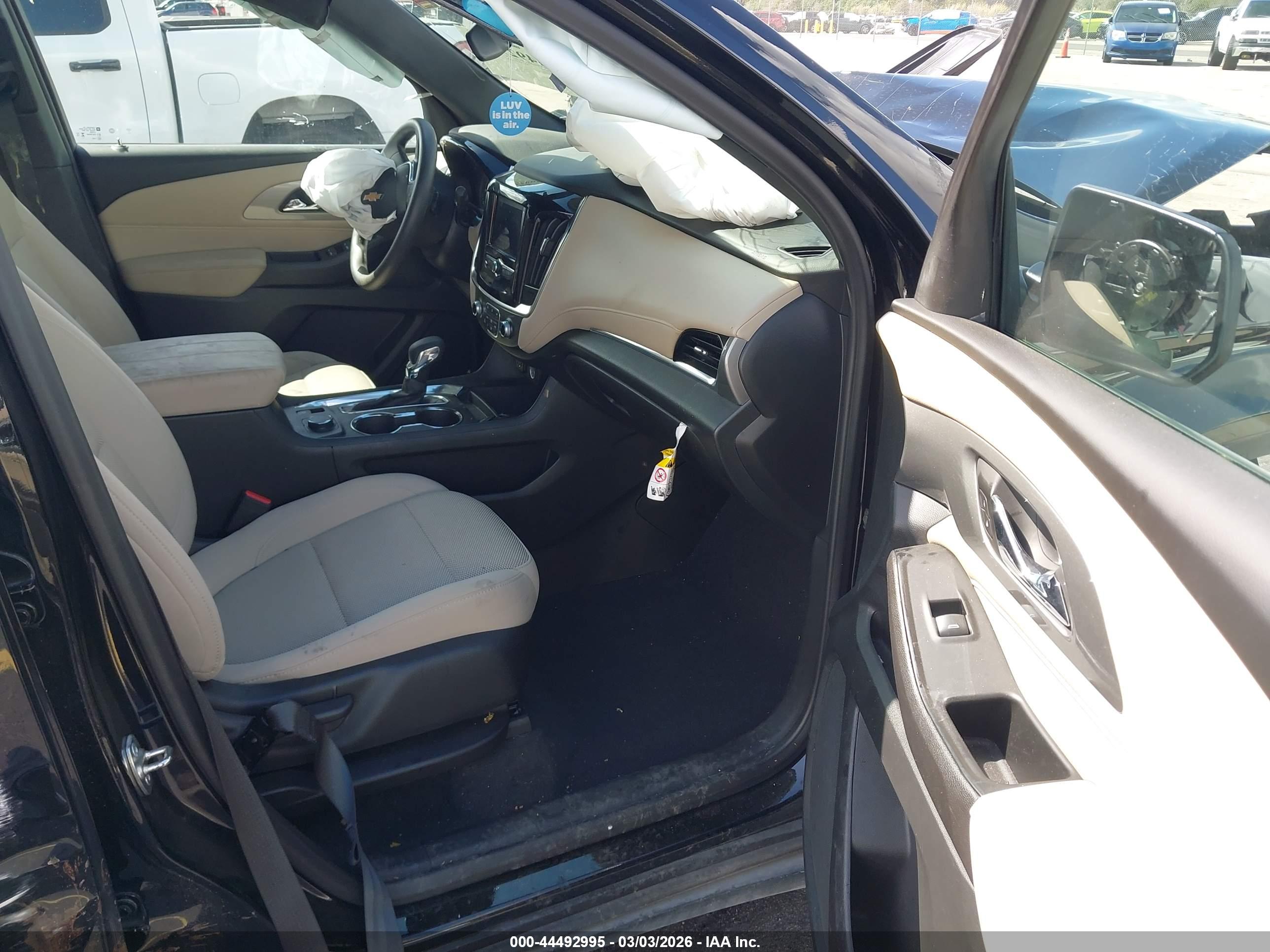 CHEVROLET TRAVERSE image 5