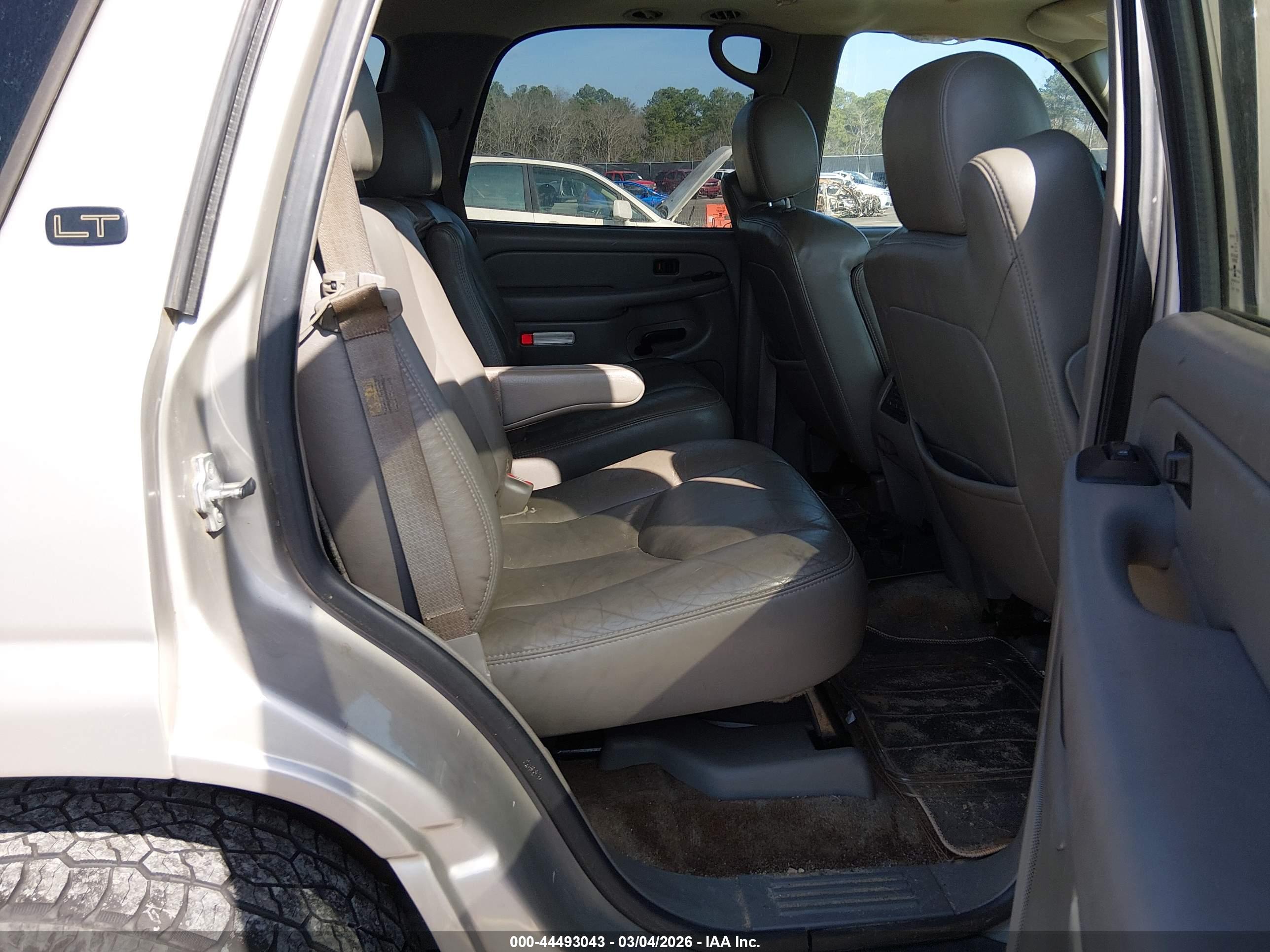 CHEVROLET TAHOE image 8