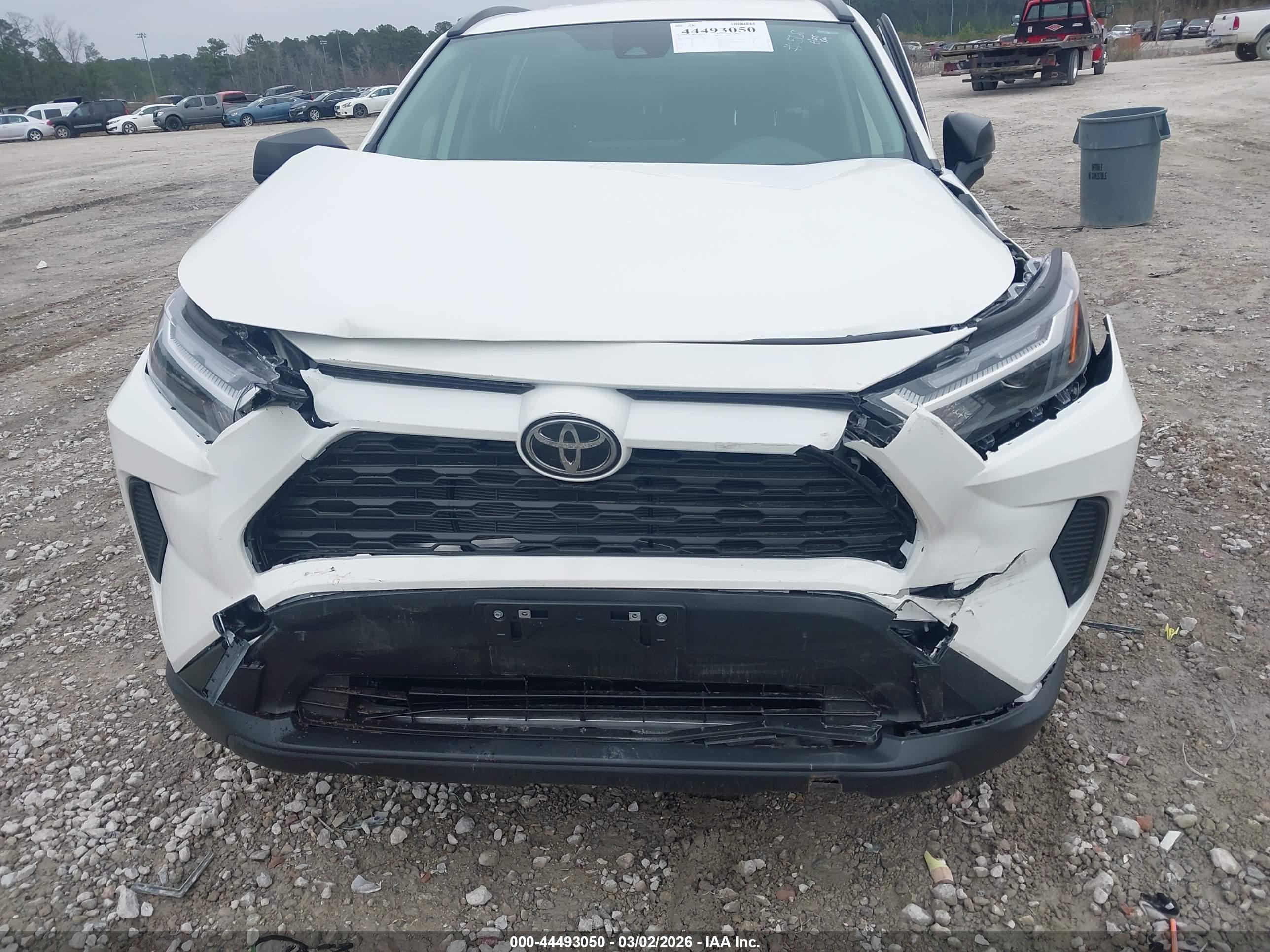 TOYOTA RAV4 image 10