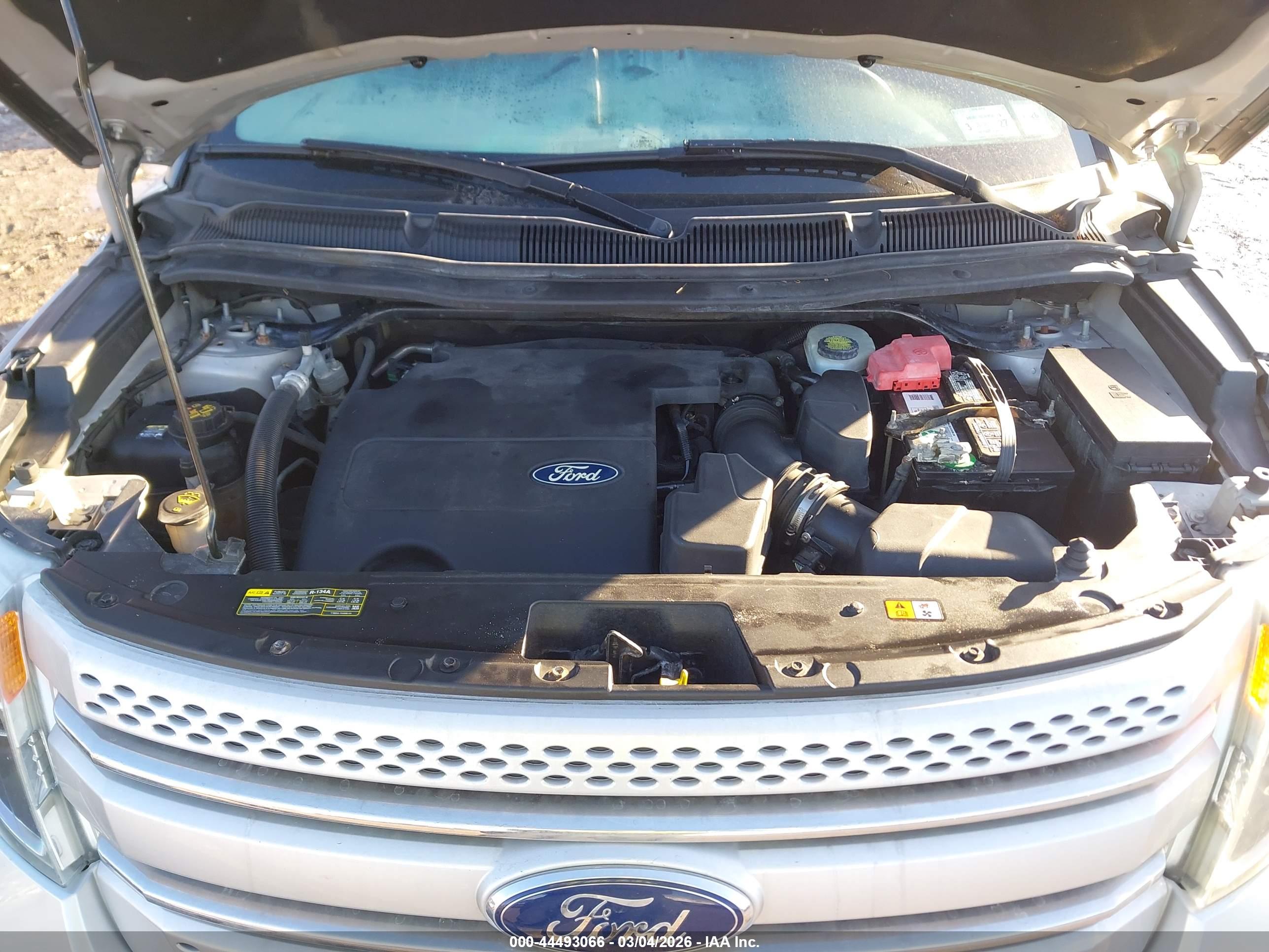 FORD EXPLORER image 10