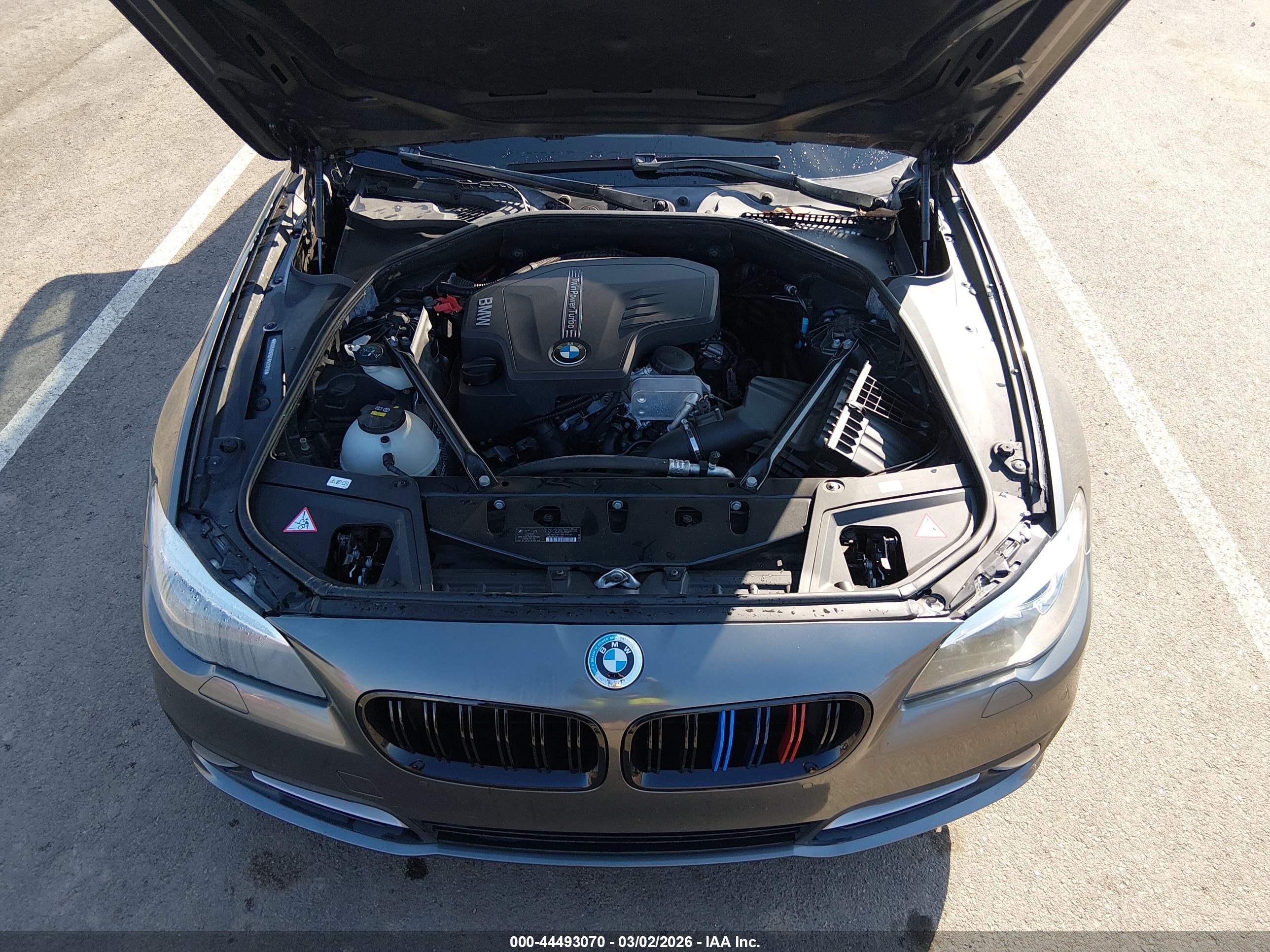 BMW 528I image 10