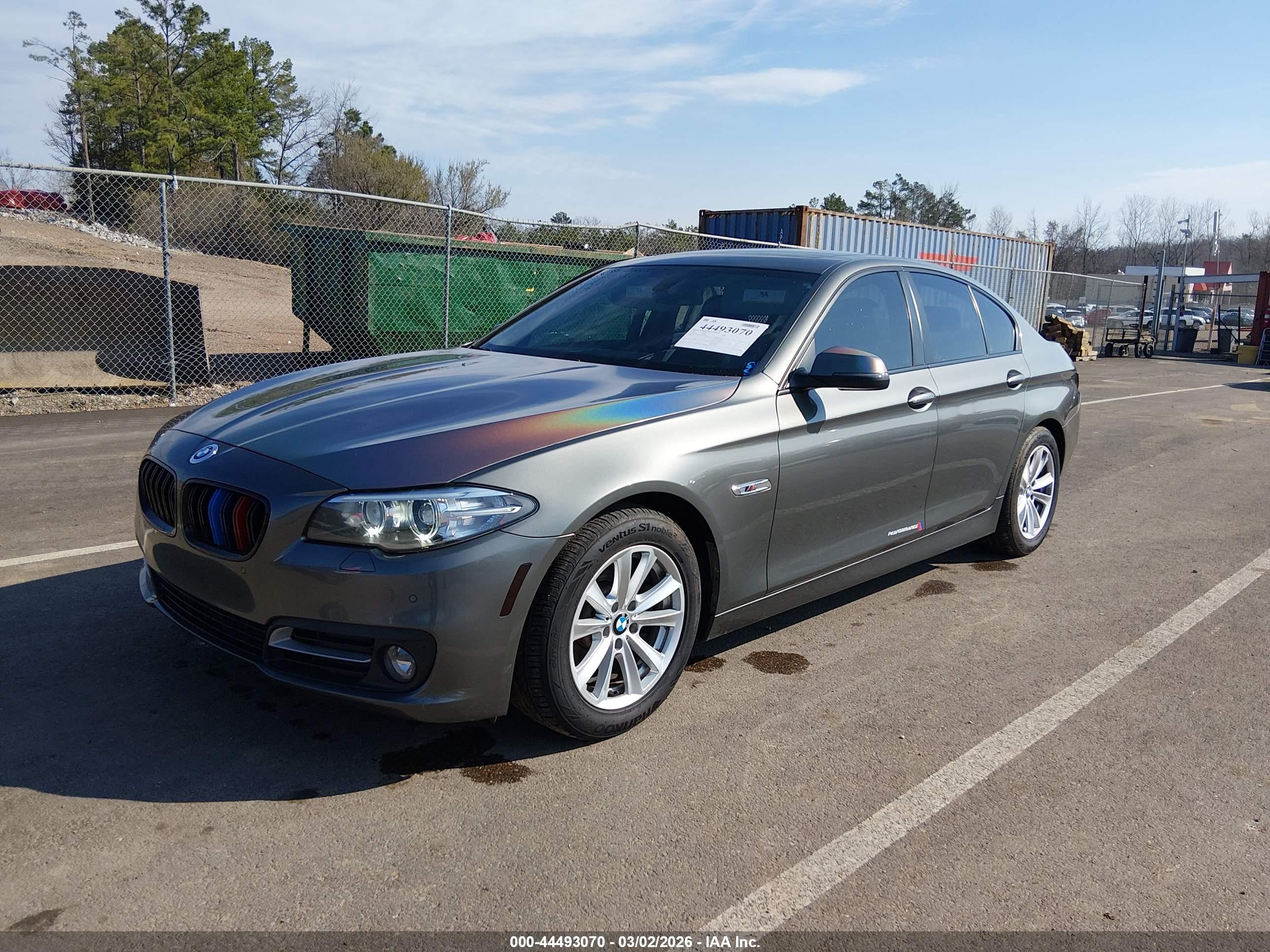 BMW 528I image 2
