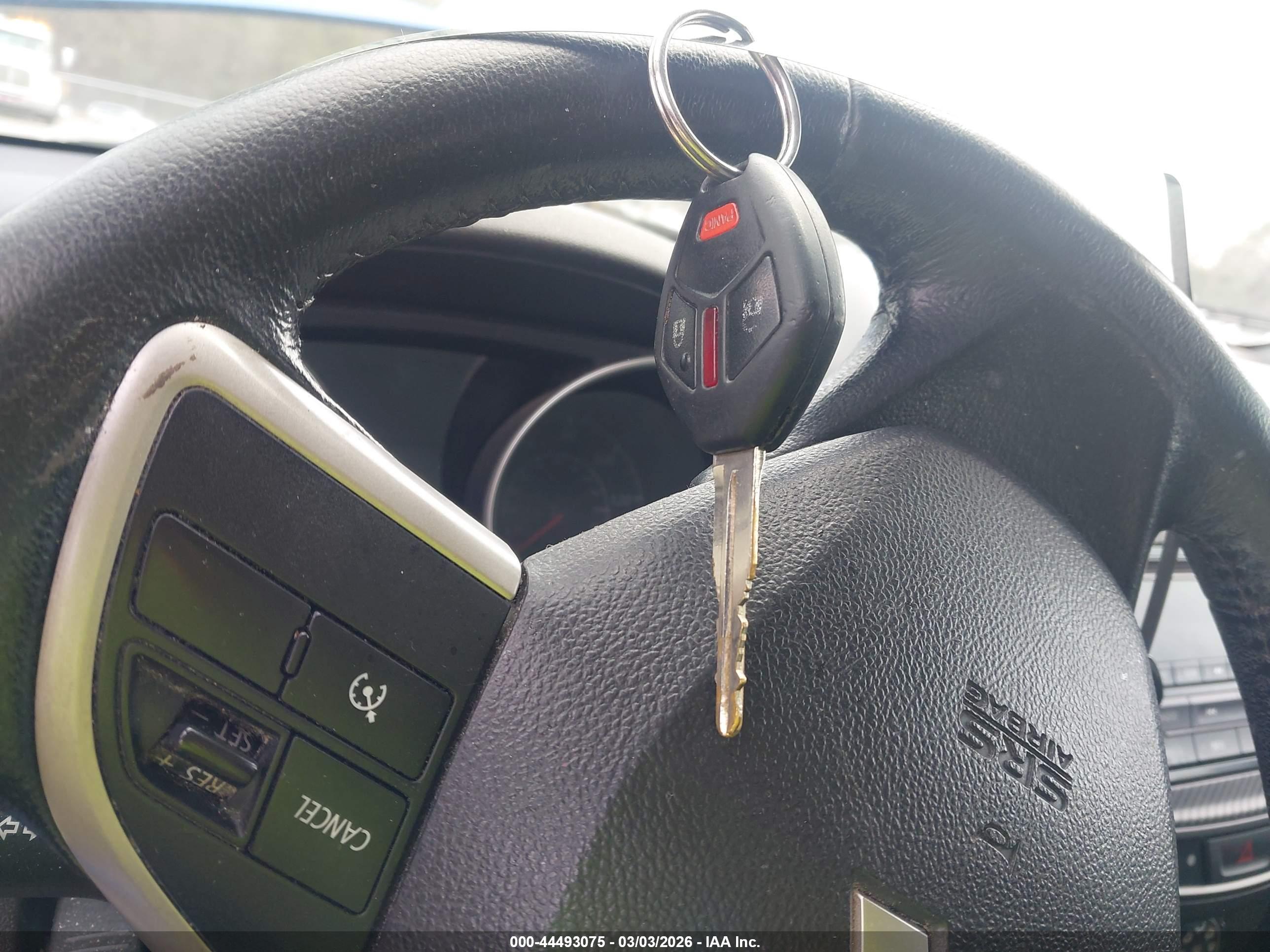 MITSUBISHI OUTLANDER image 11