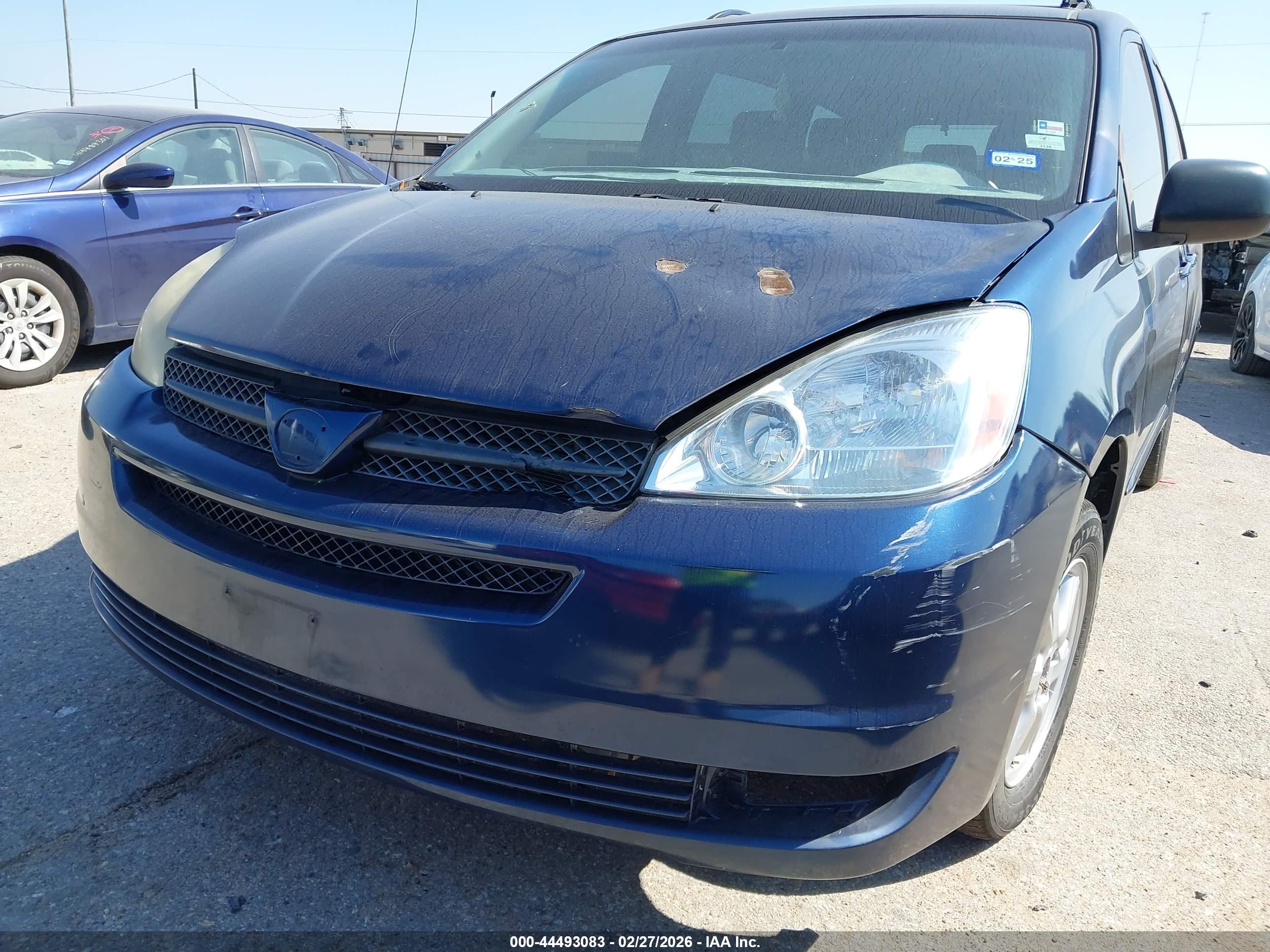 TOYOTA SIENNA image 6