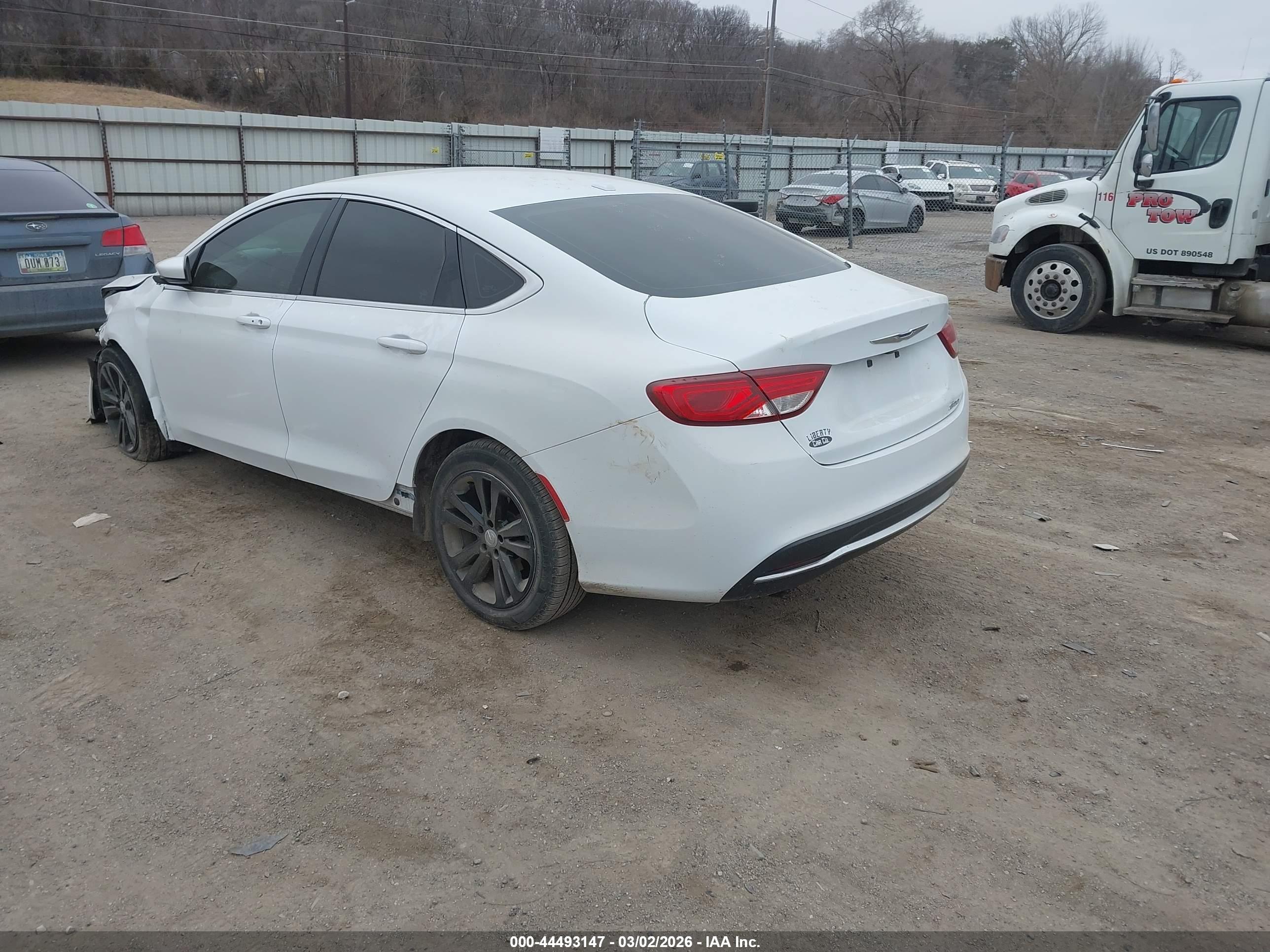 CHRYSLER 200 image 3