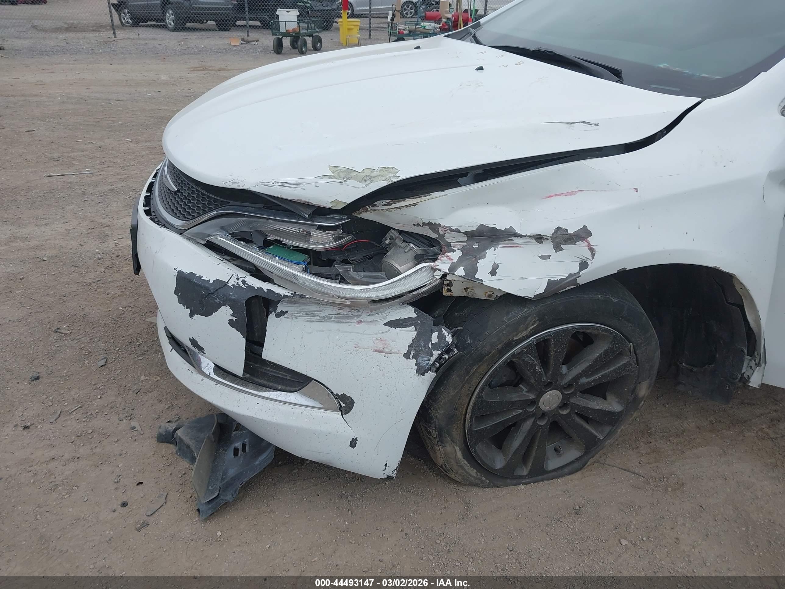 CHRYSLER 200 image 6