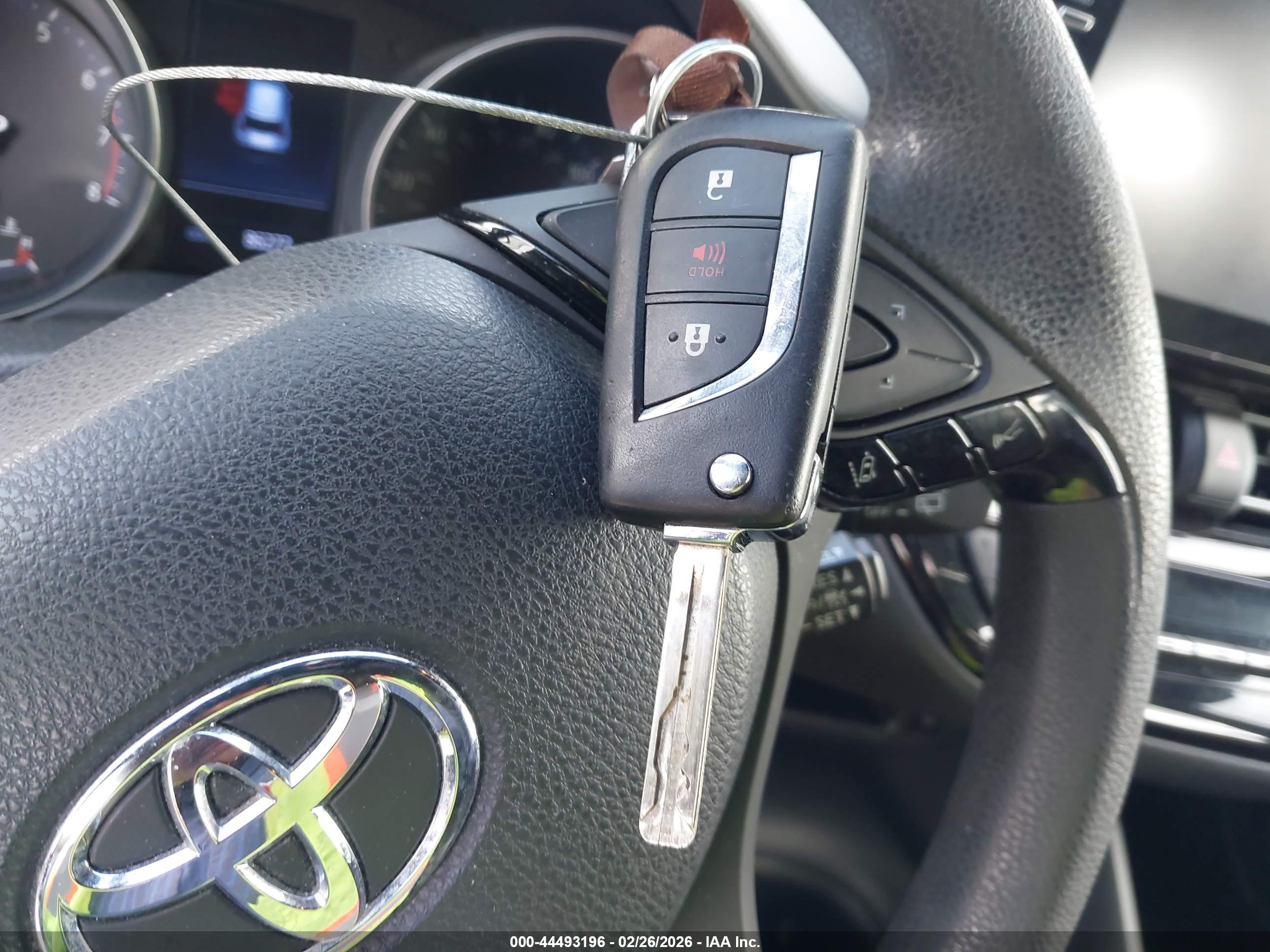 TOYOTA C-HR image 11