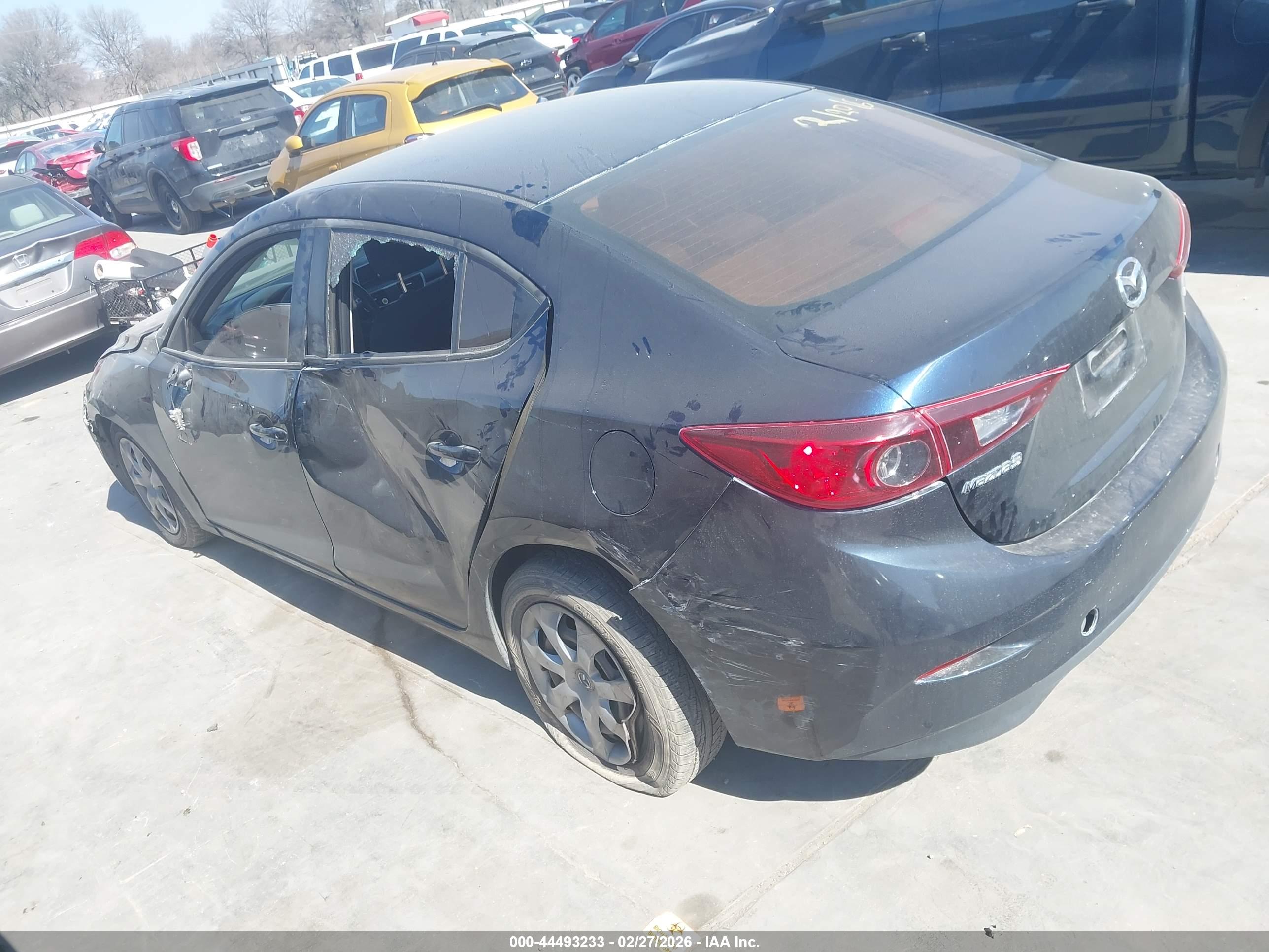MAZDA MAZDA3 image 3