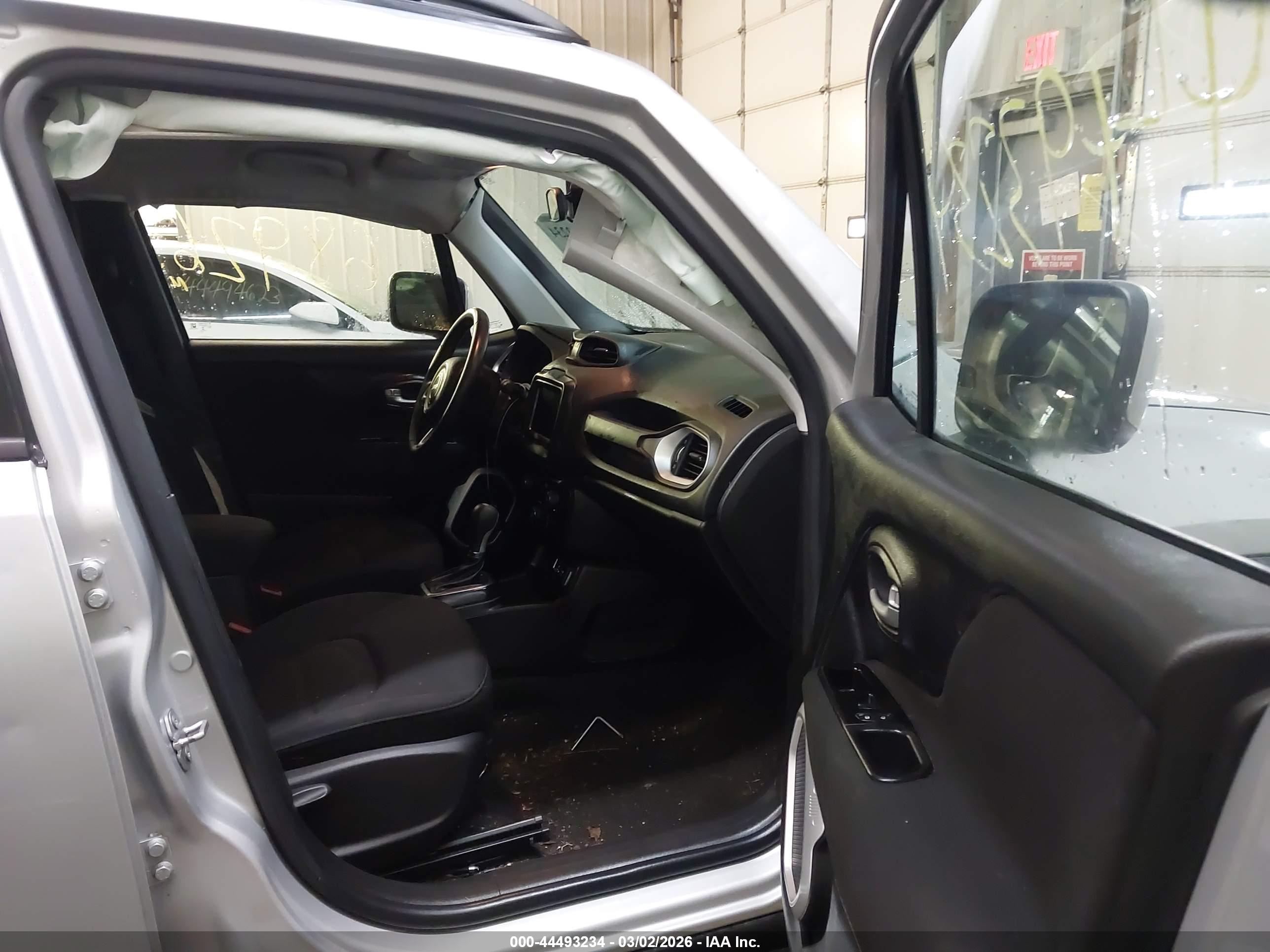 JEEP RENEGADE image 5