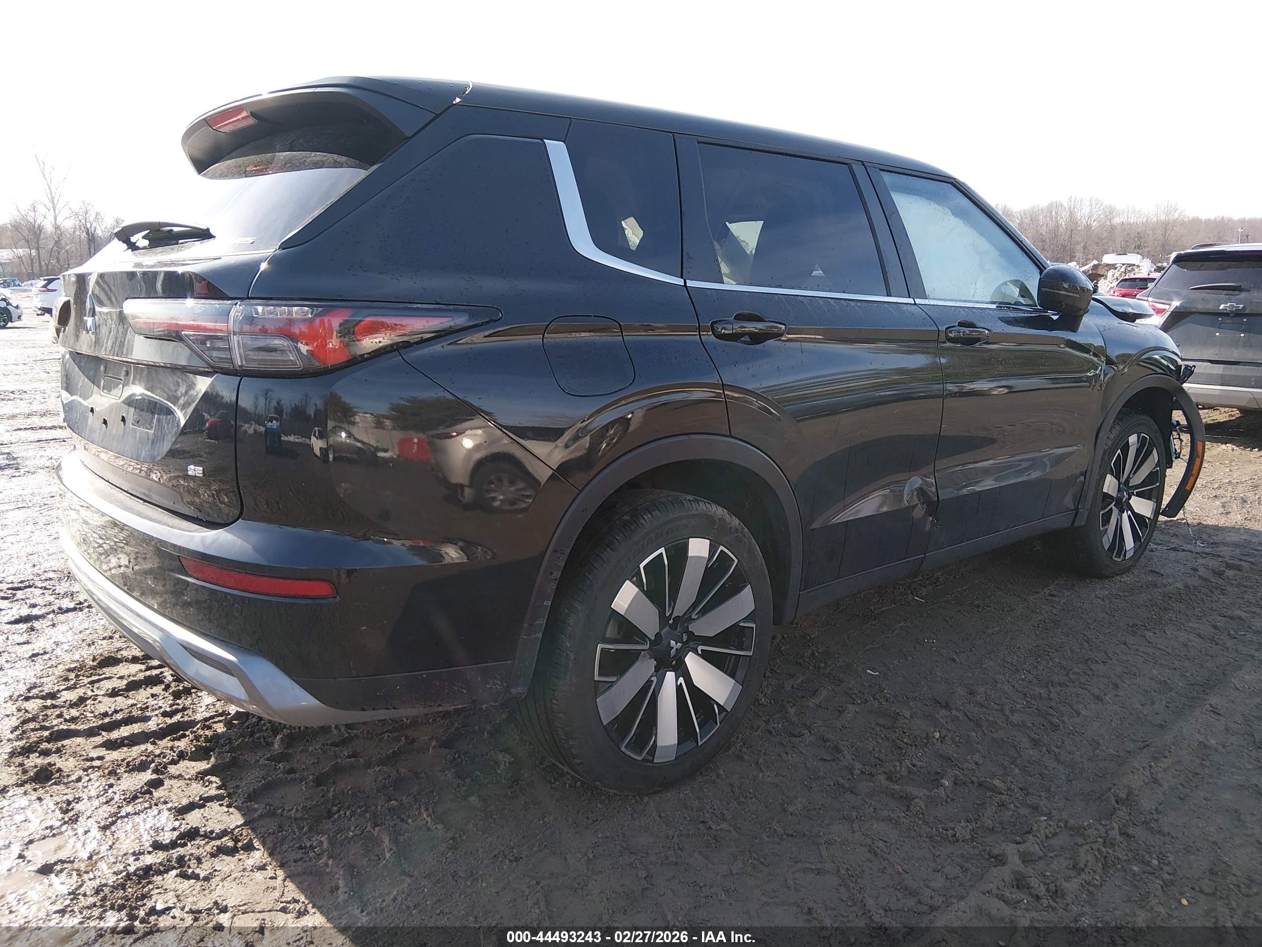MITSUBISHI OUTLANDER image 4