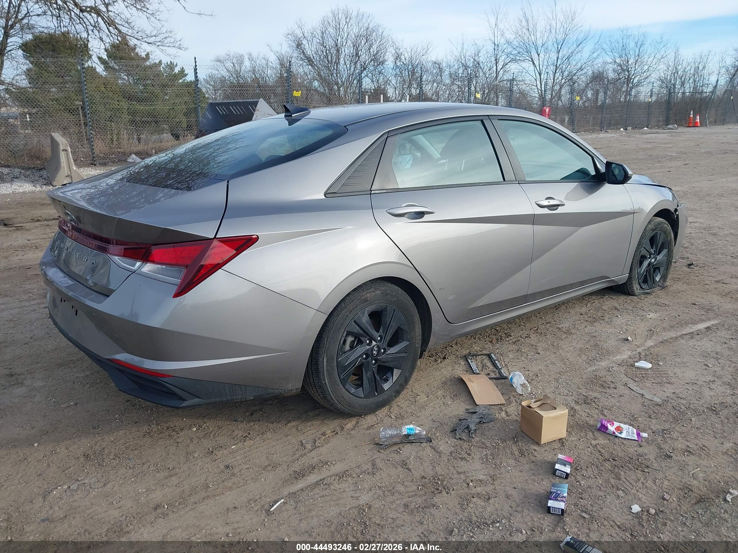 HYUNDAI ELANTRA image 4