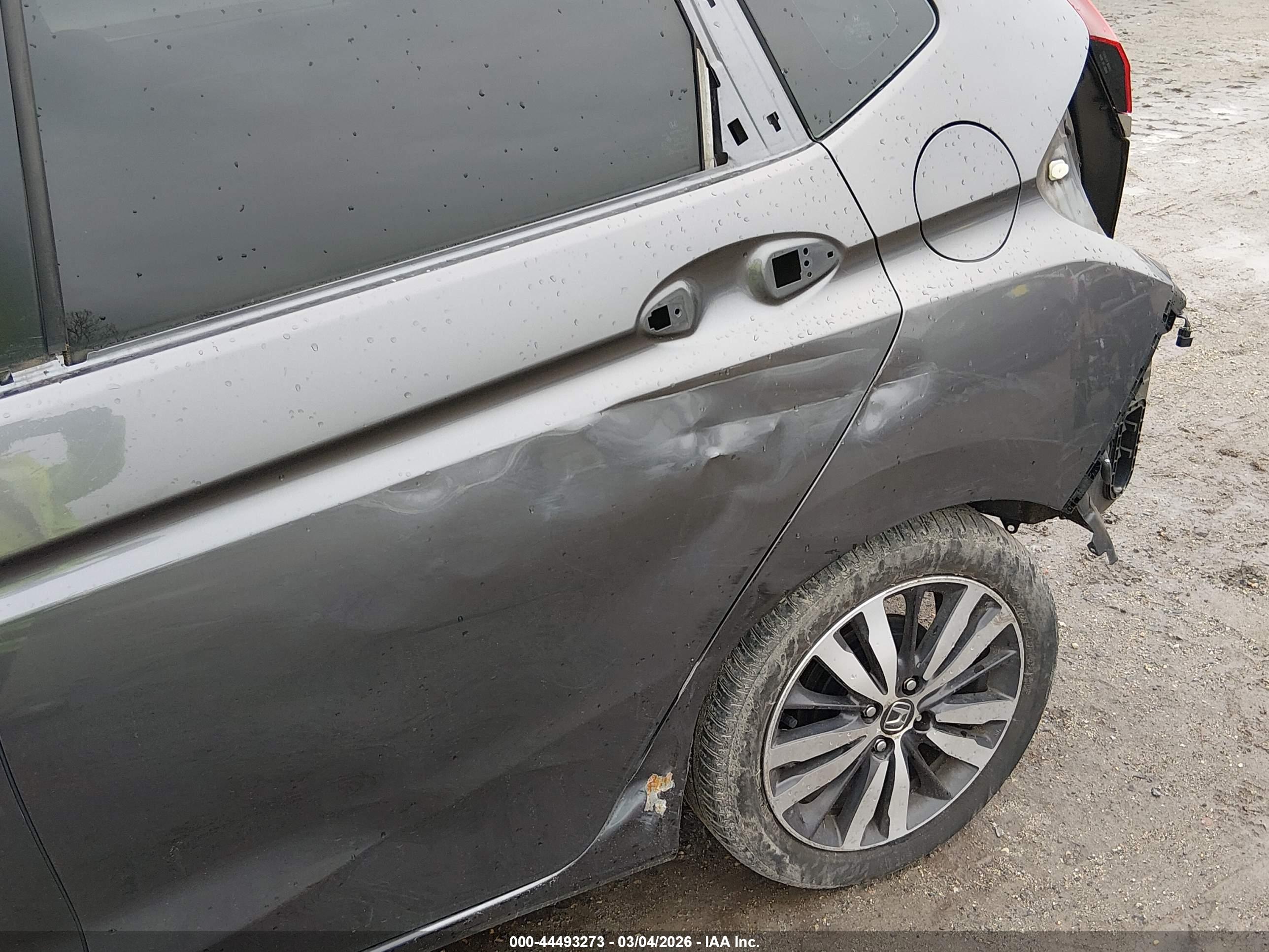 HONDA FIT image 6