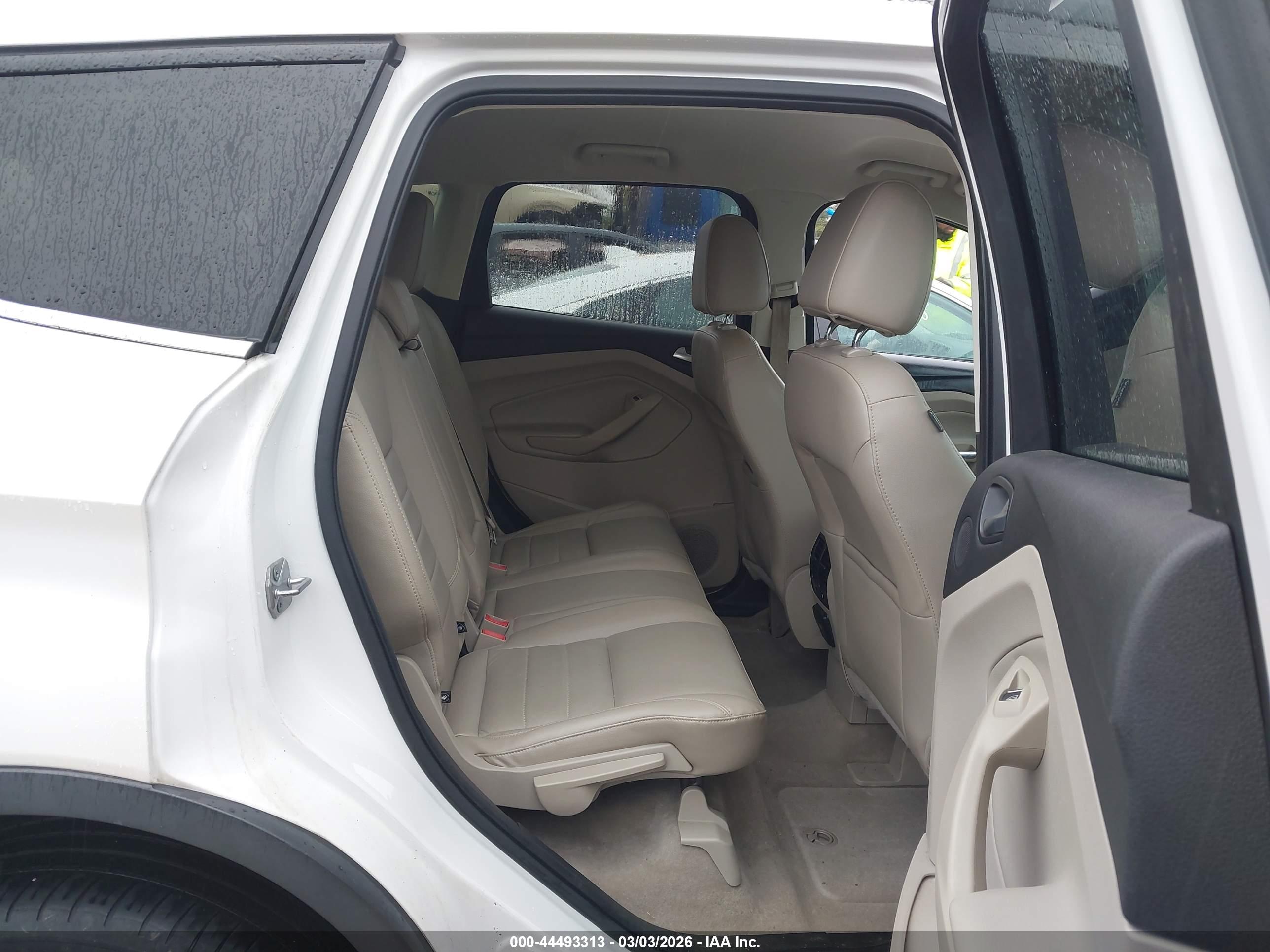 FORD ESCAPE image 8