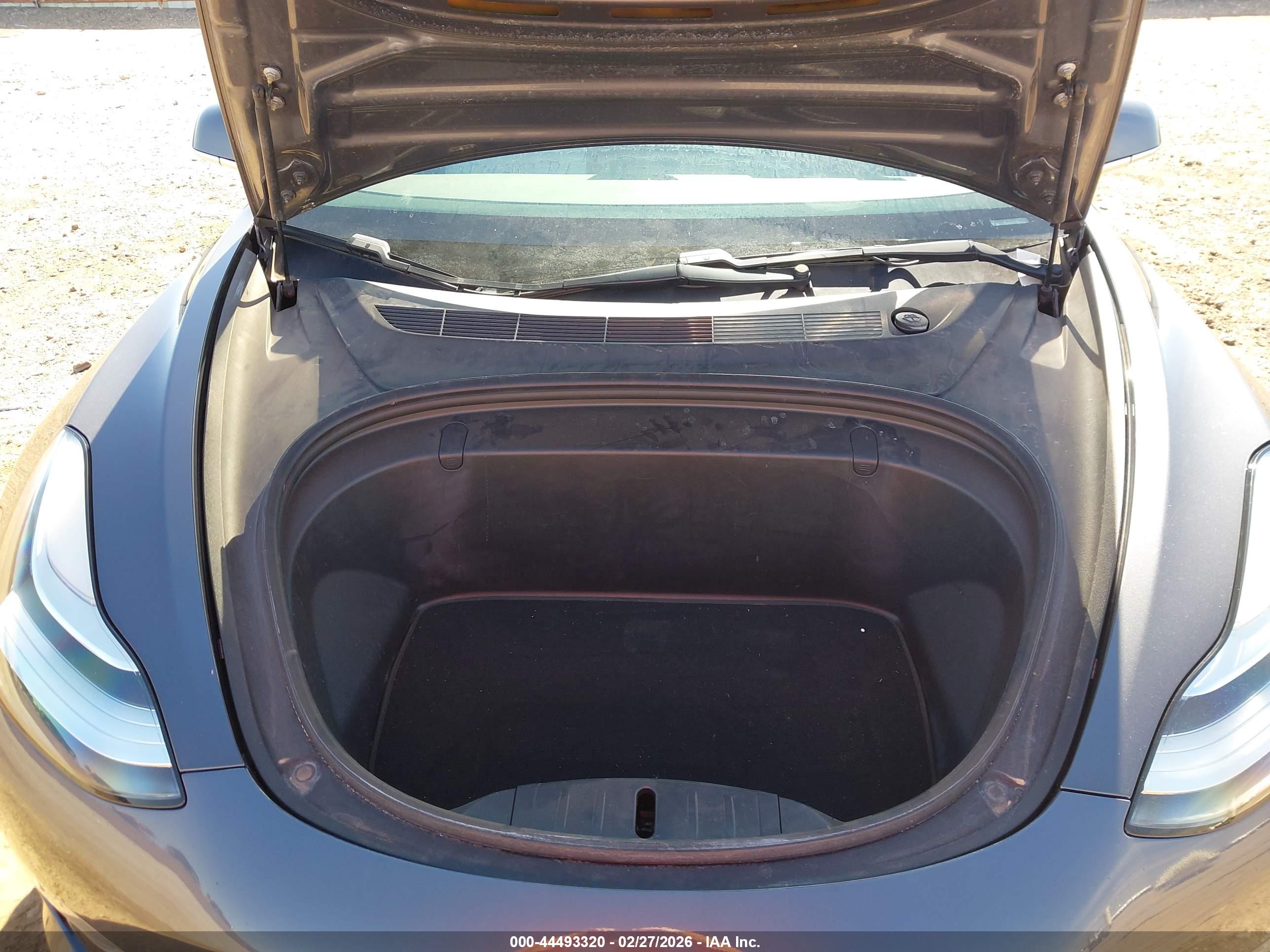 TESLA MODEL image 10