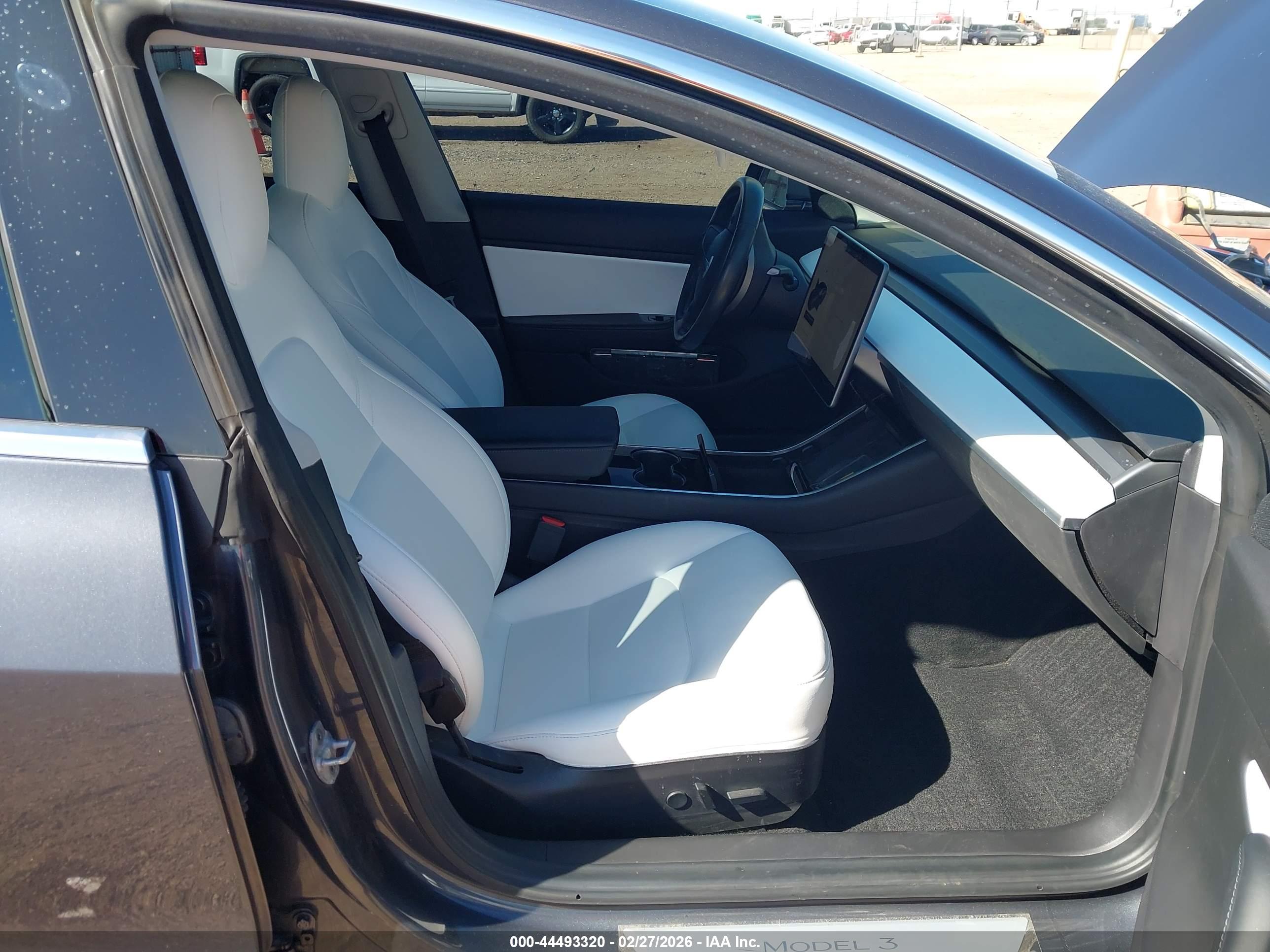 TESLA MODEL image 5