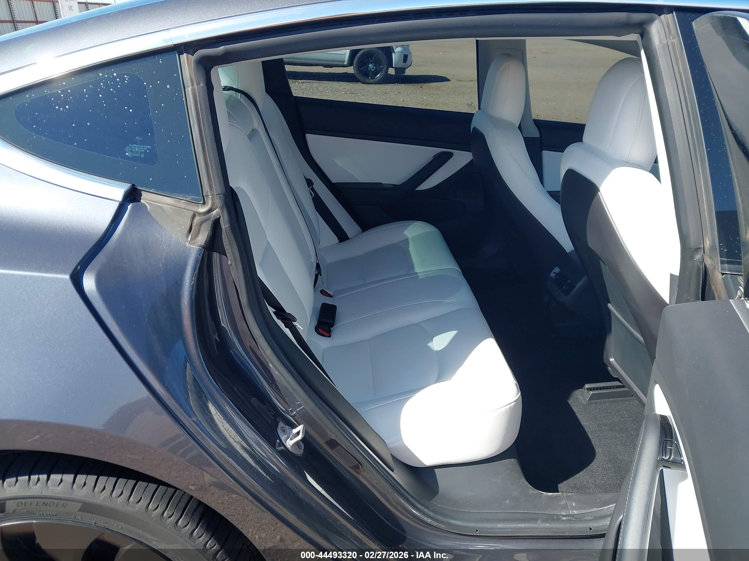 TESLA MODEL image 8