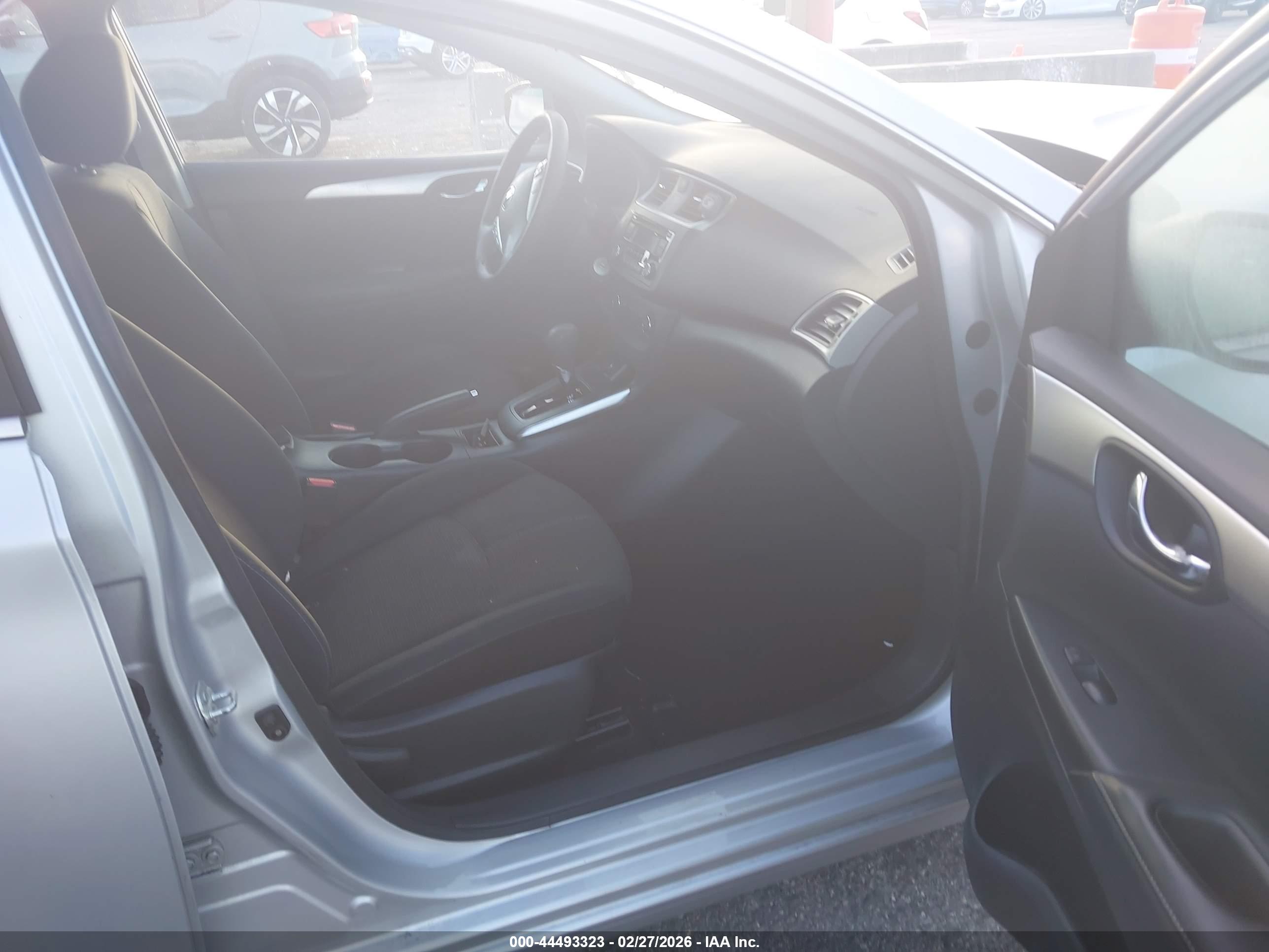 NISSAN SENTRA image 5