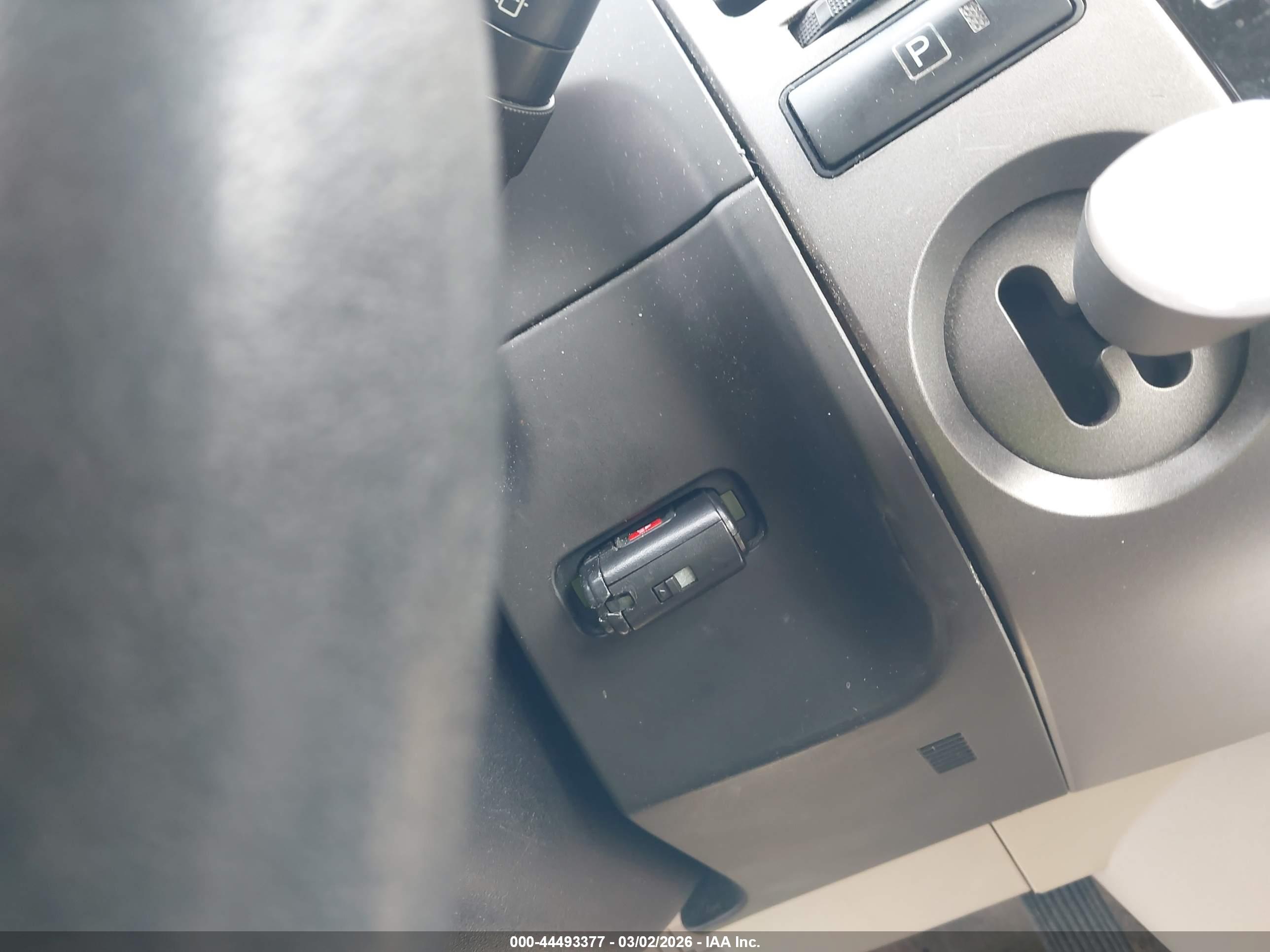 TOYOTA PRIUS image 11