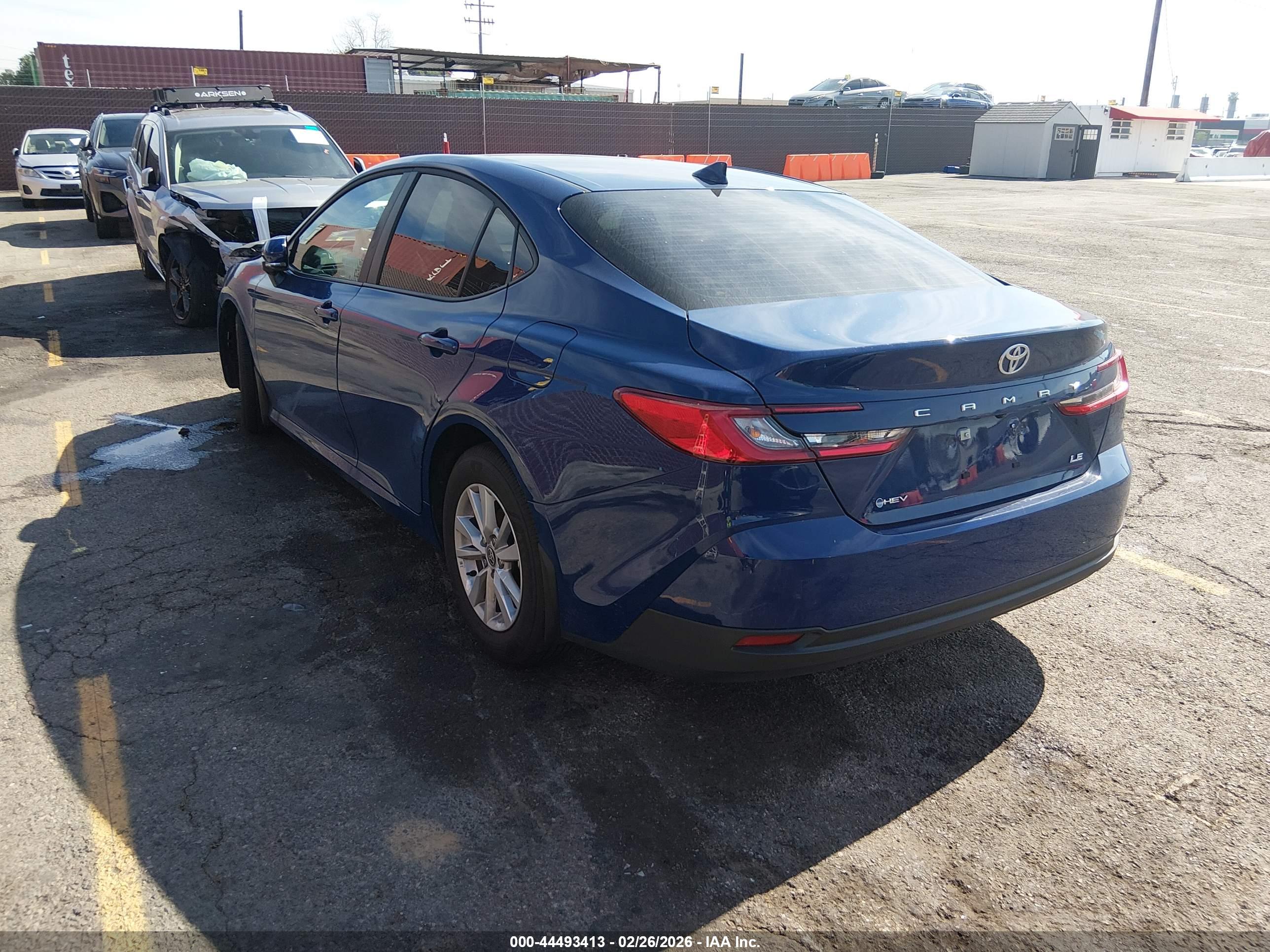 TOYOTA CAMRY image 3