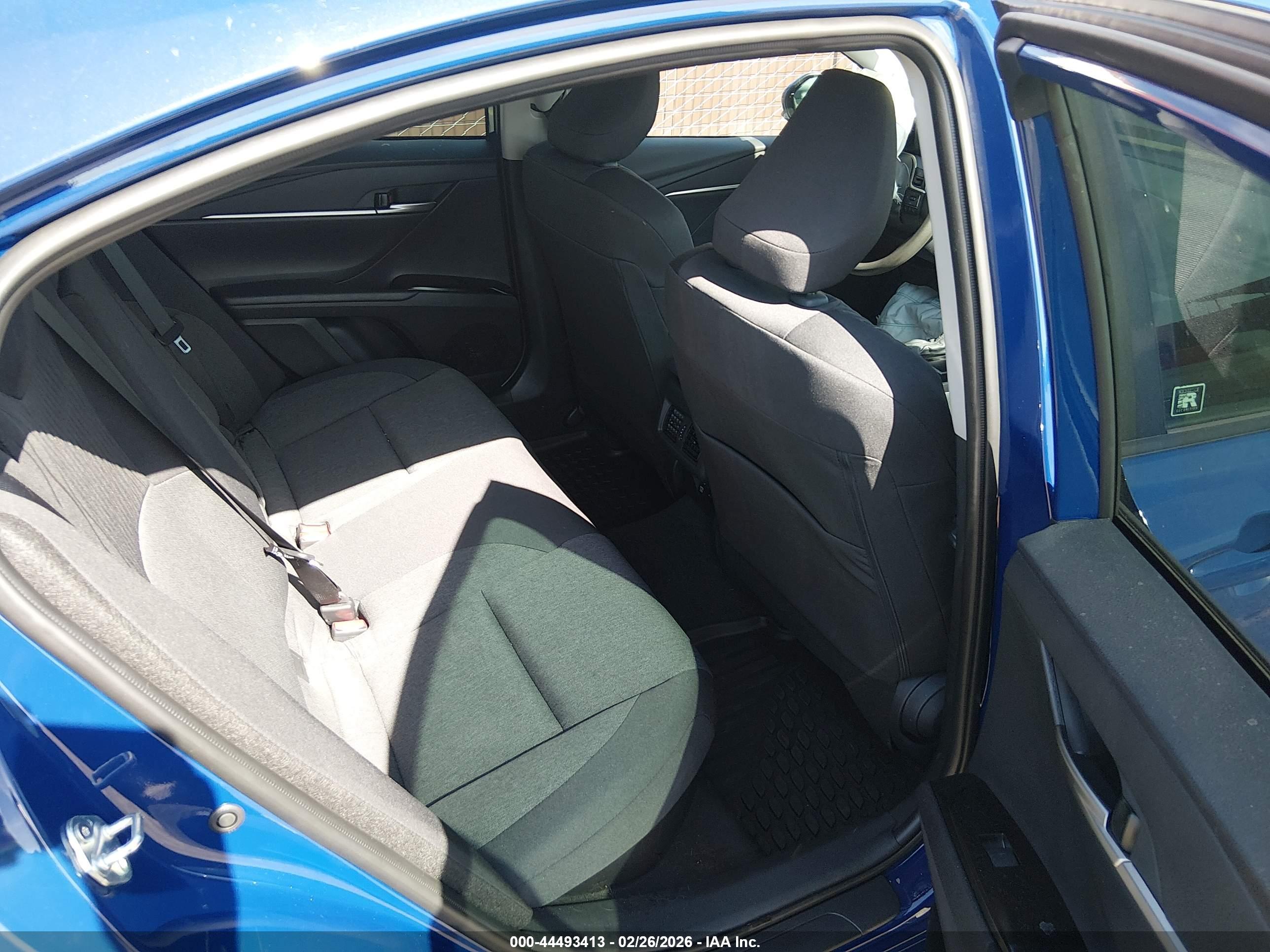 TOYOTA CAMRY image 8