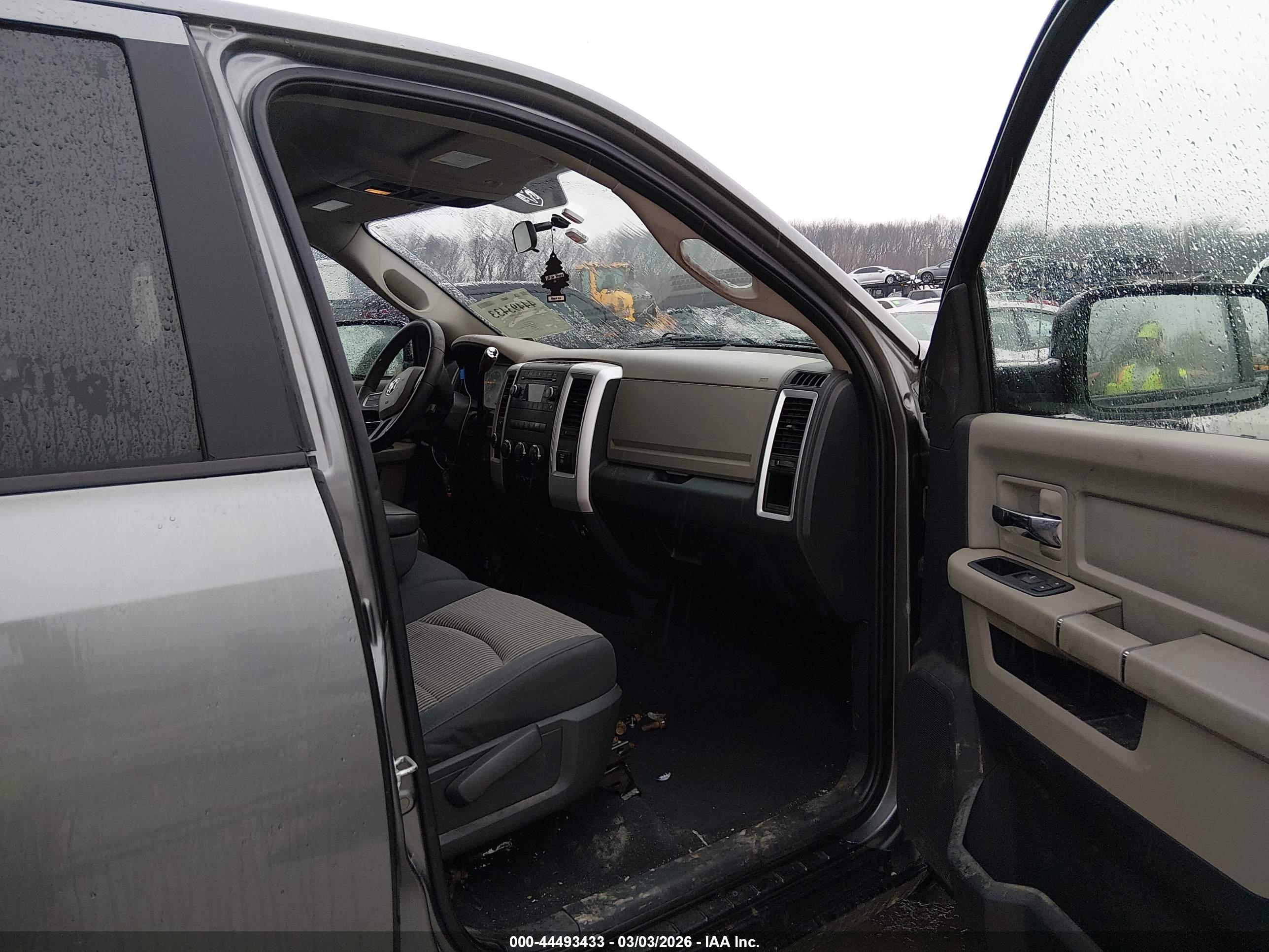 DODGE RAM image 5