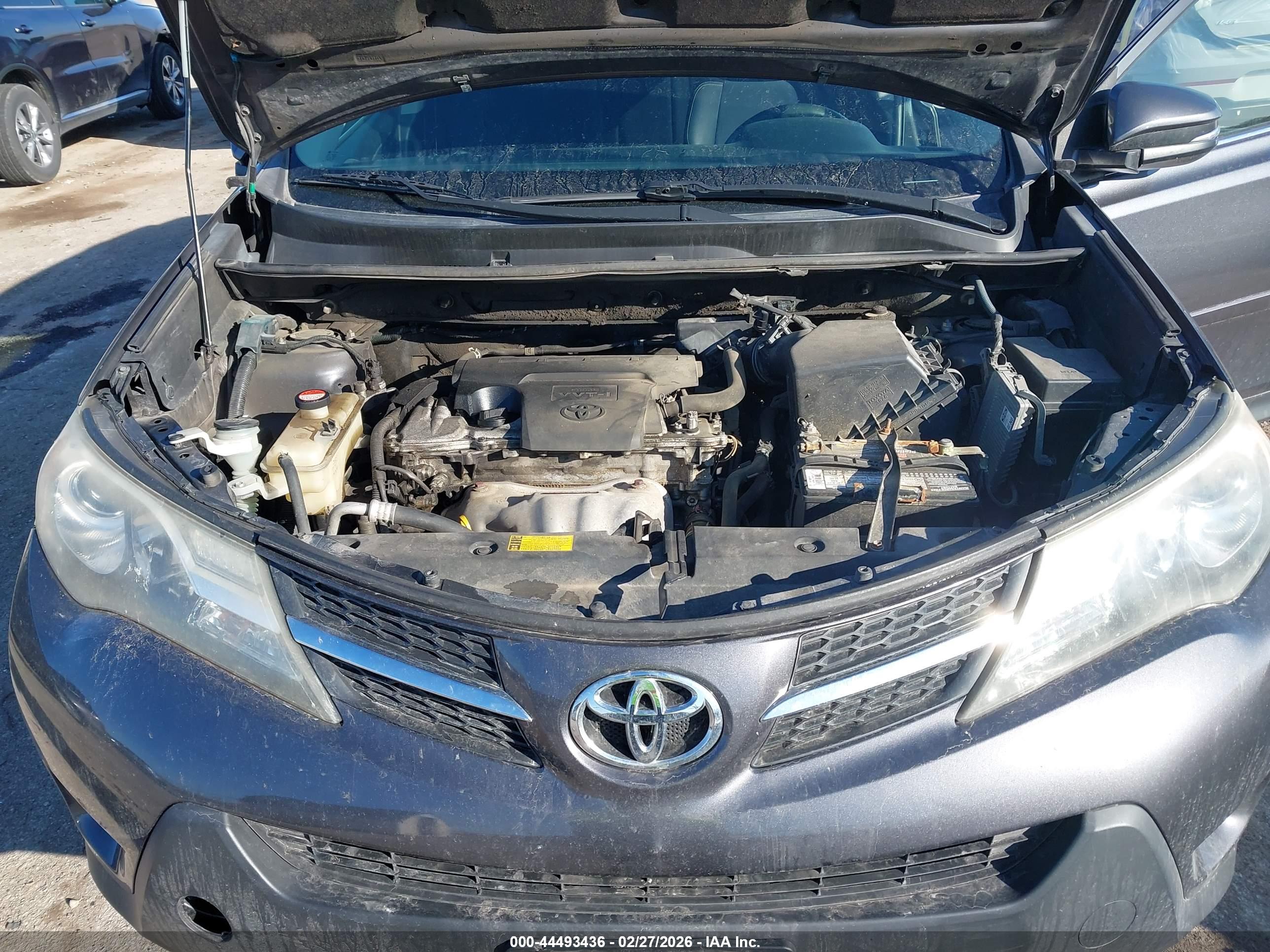 TOYOTA RAV4 image 10