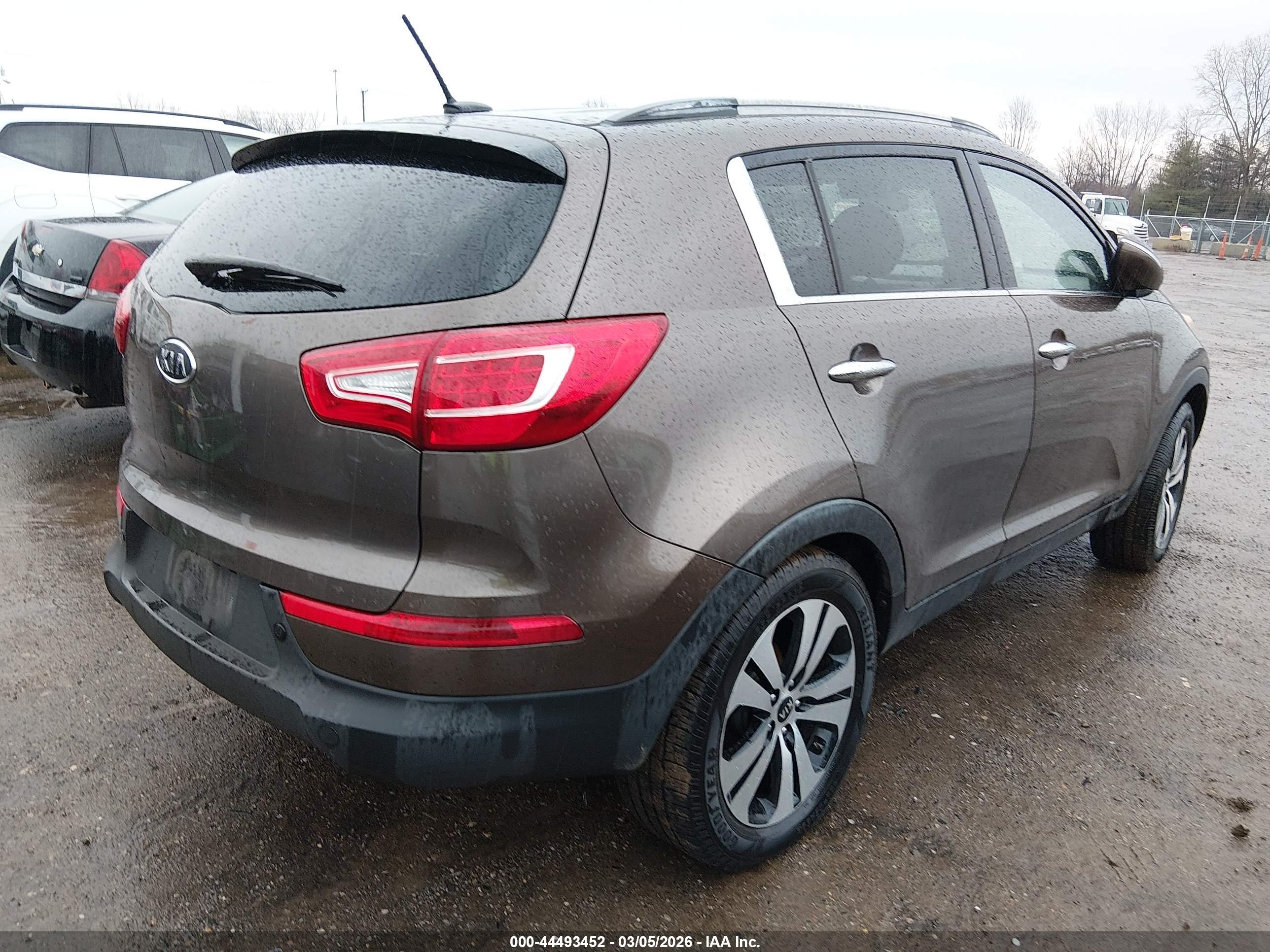 KIA SPORTAGE image 4