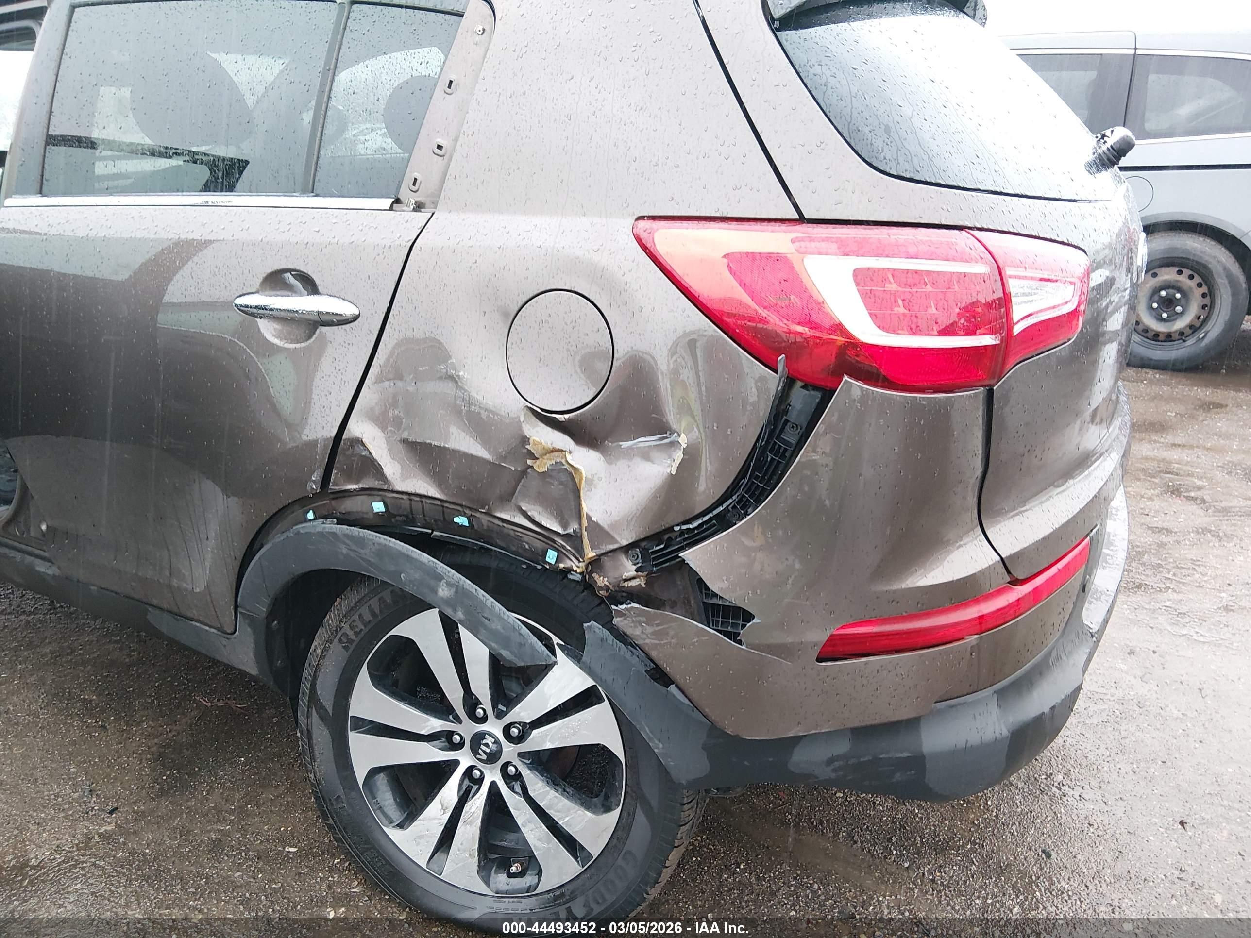 KIA SPORTAGE image 6