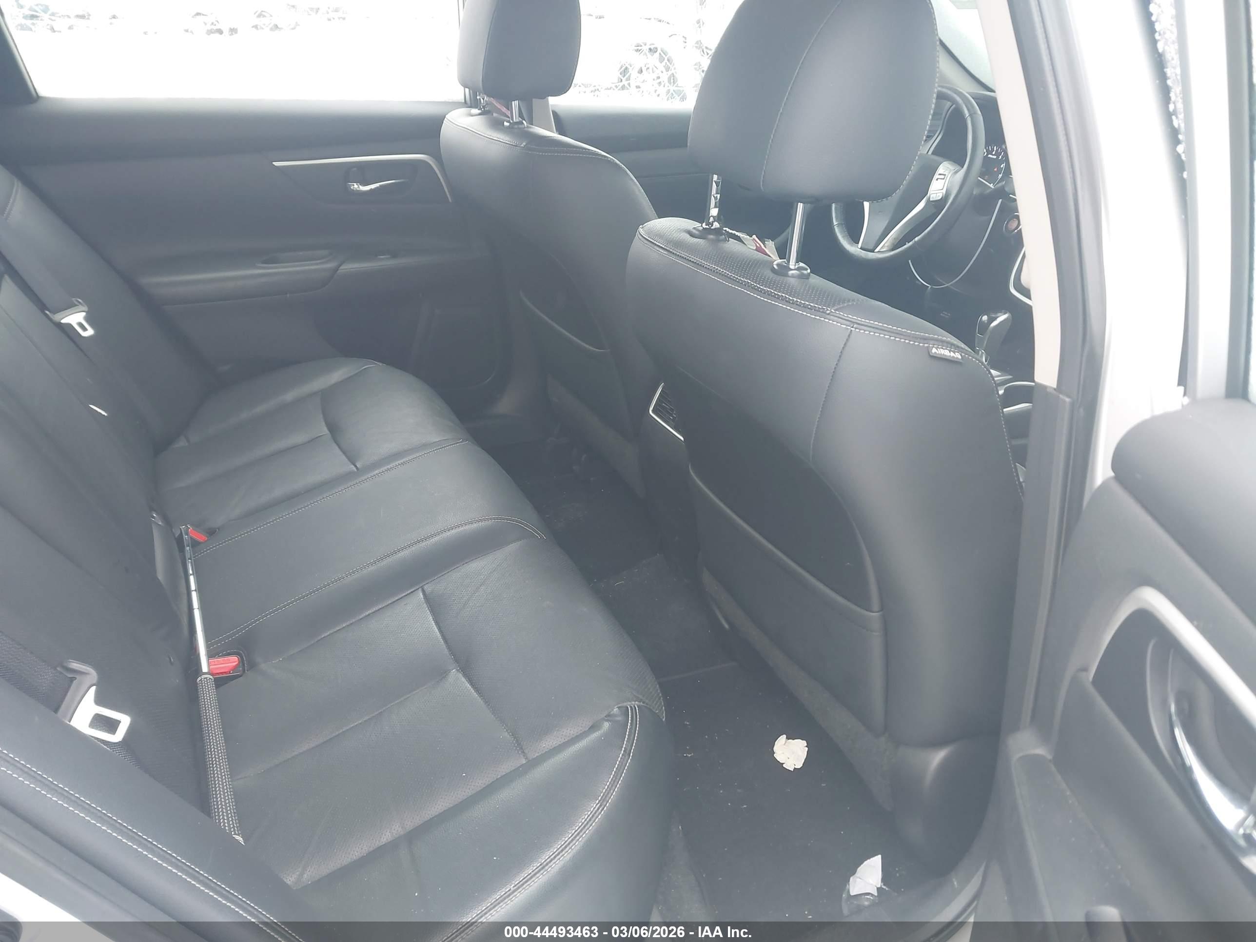 NISSAN ALTIMA image 8