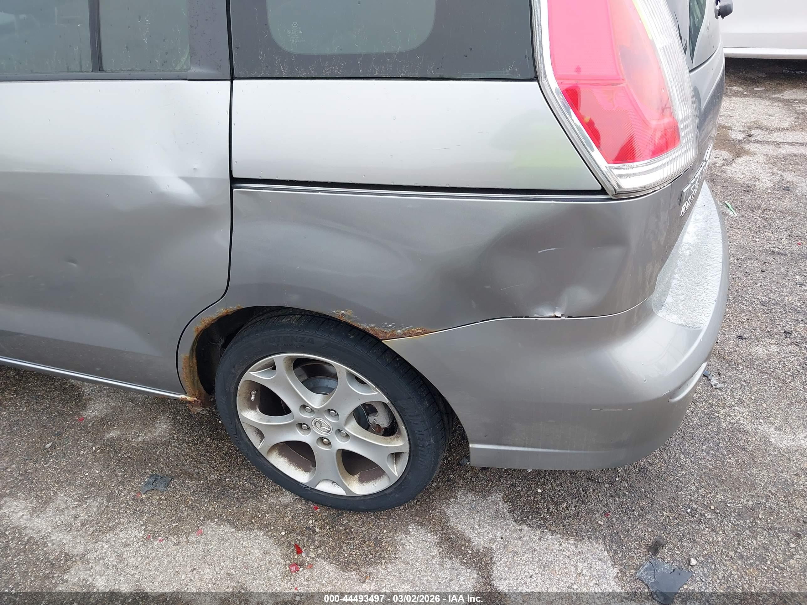 MAZDA MAZDA5 image 6