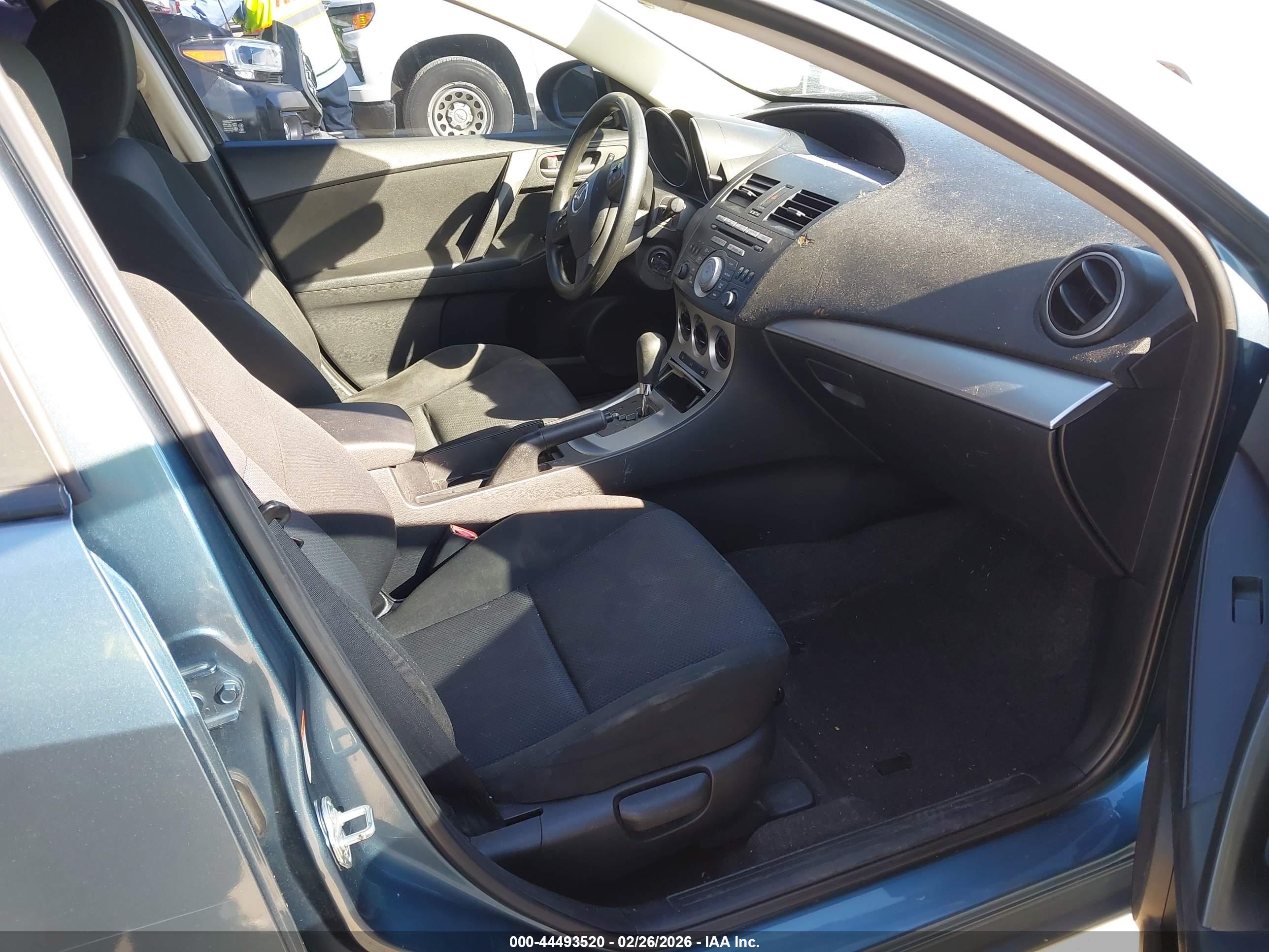 MAZDA MAZDA3 image 5