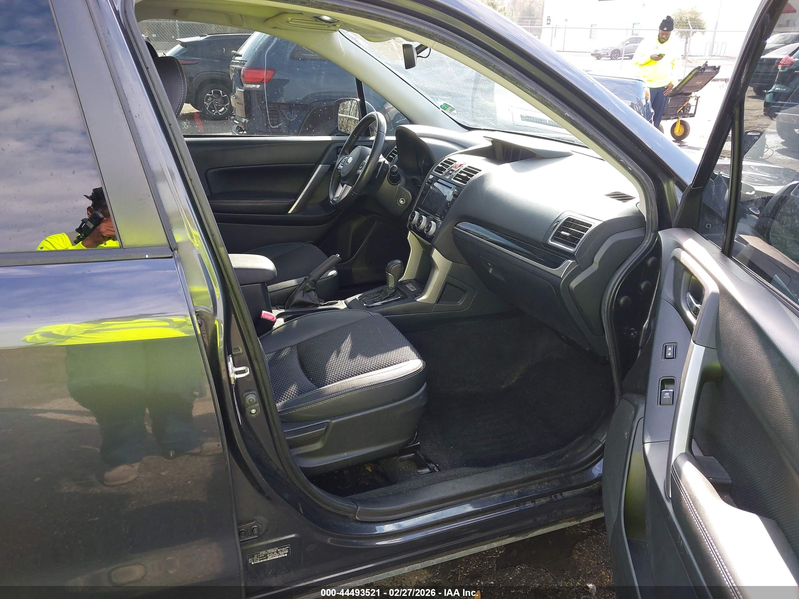 SUBARU FORESTER image 5