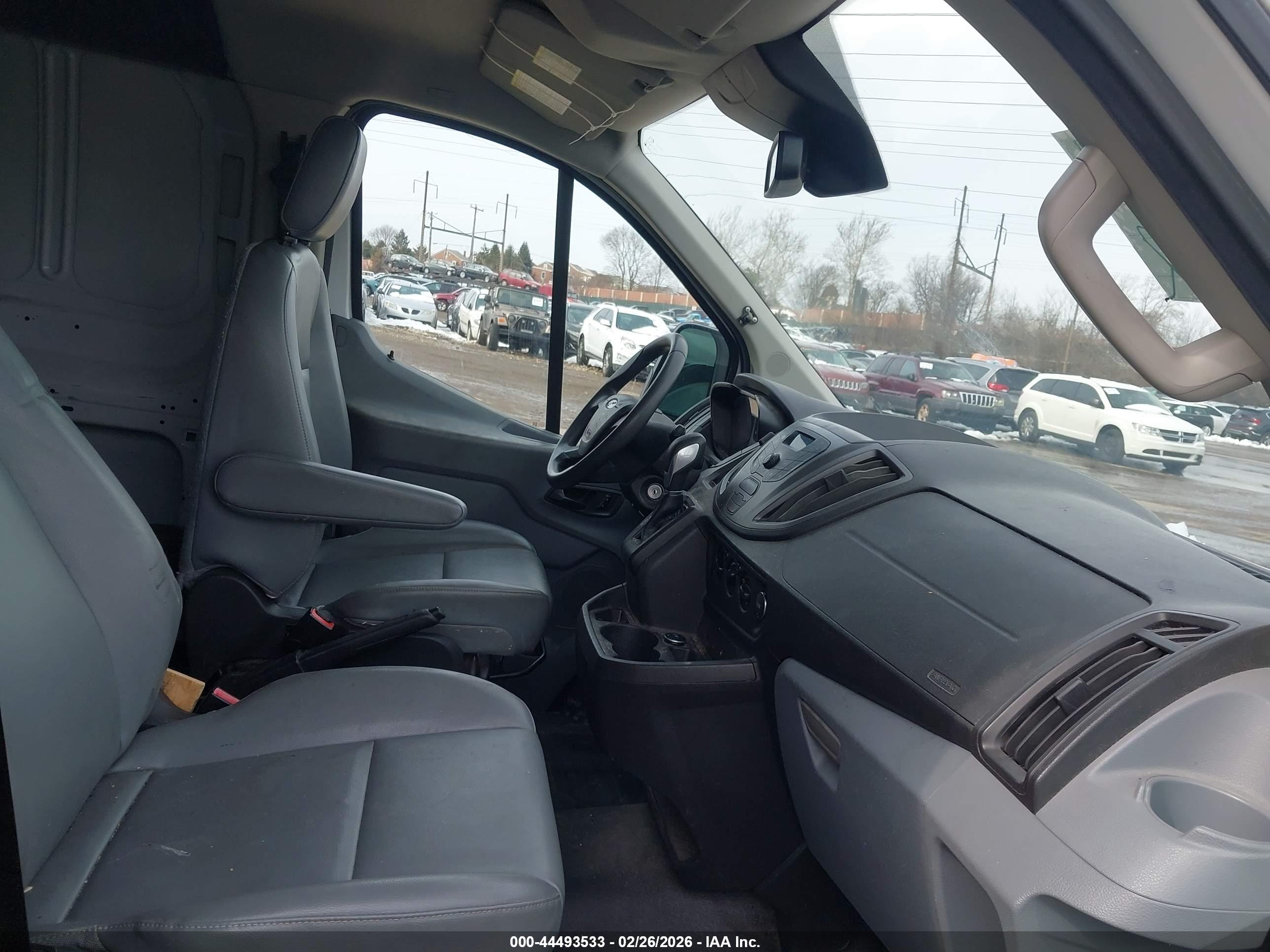 FORD TRANSIT-150 image 5