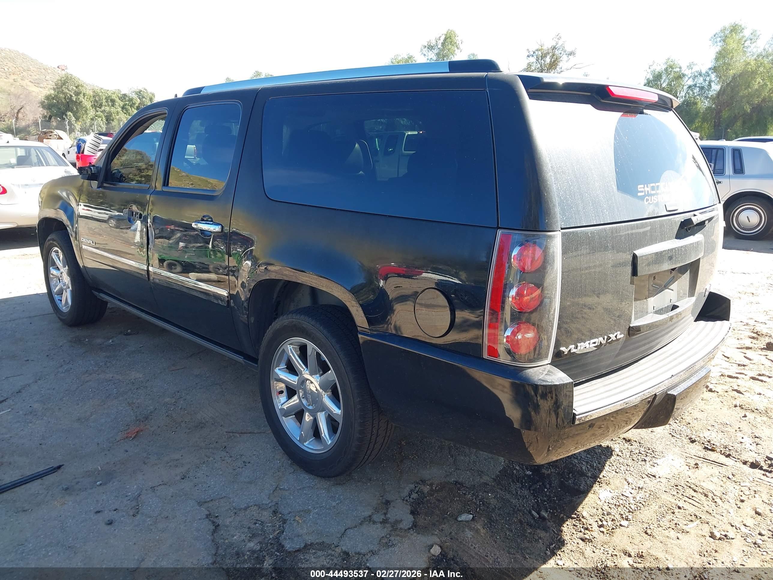 GMC YUKON image 3