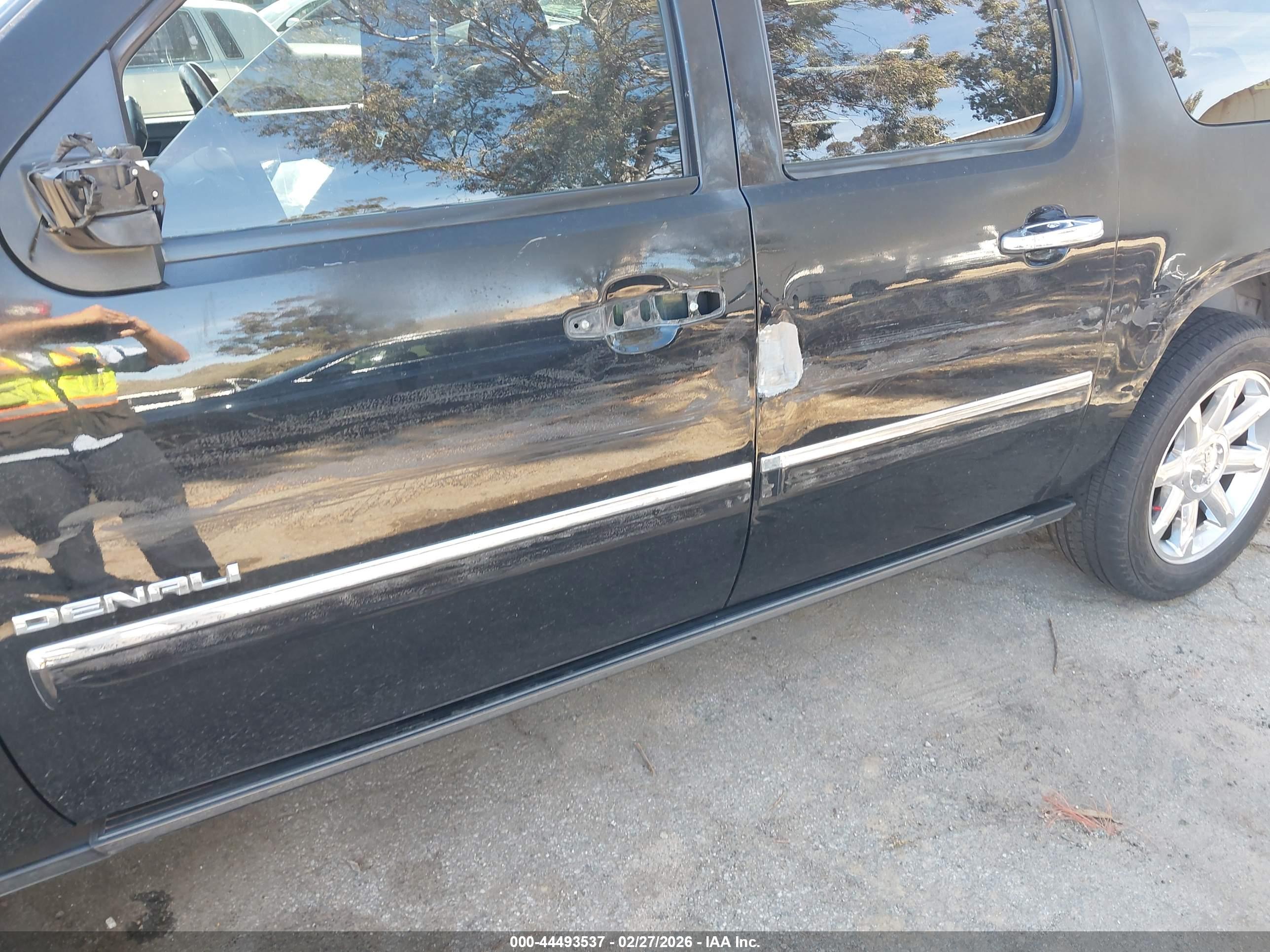 GMC YUKON image 6