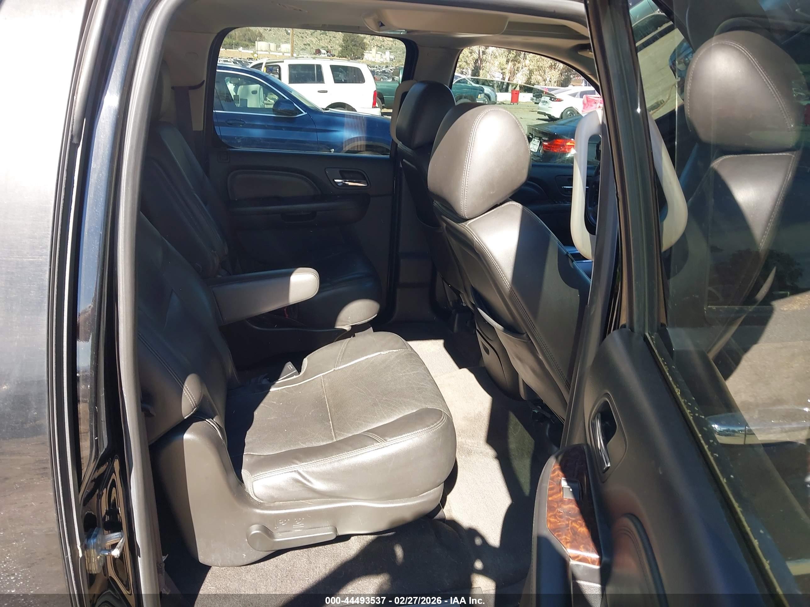 GMC YUKON image 8